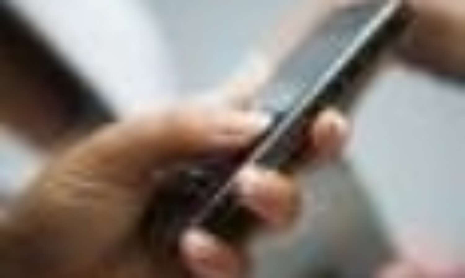 पाक में मोबाइल फोन सेवाएं बहाल