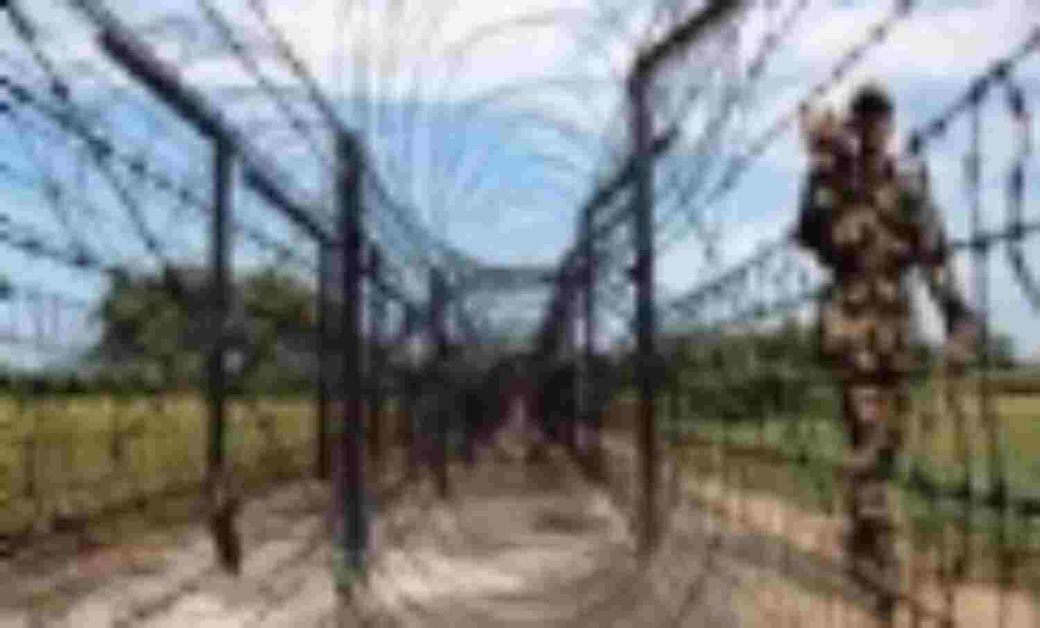 पाक ने की जम्मू में 25 चौकियों, 19 गांवों पर गोलाबारी﻿