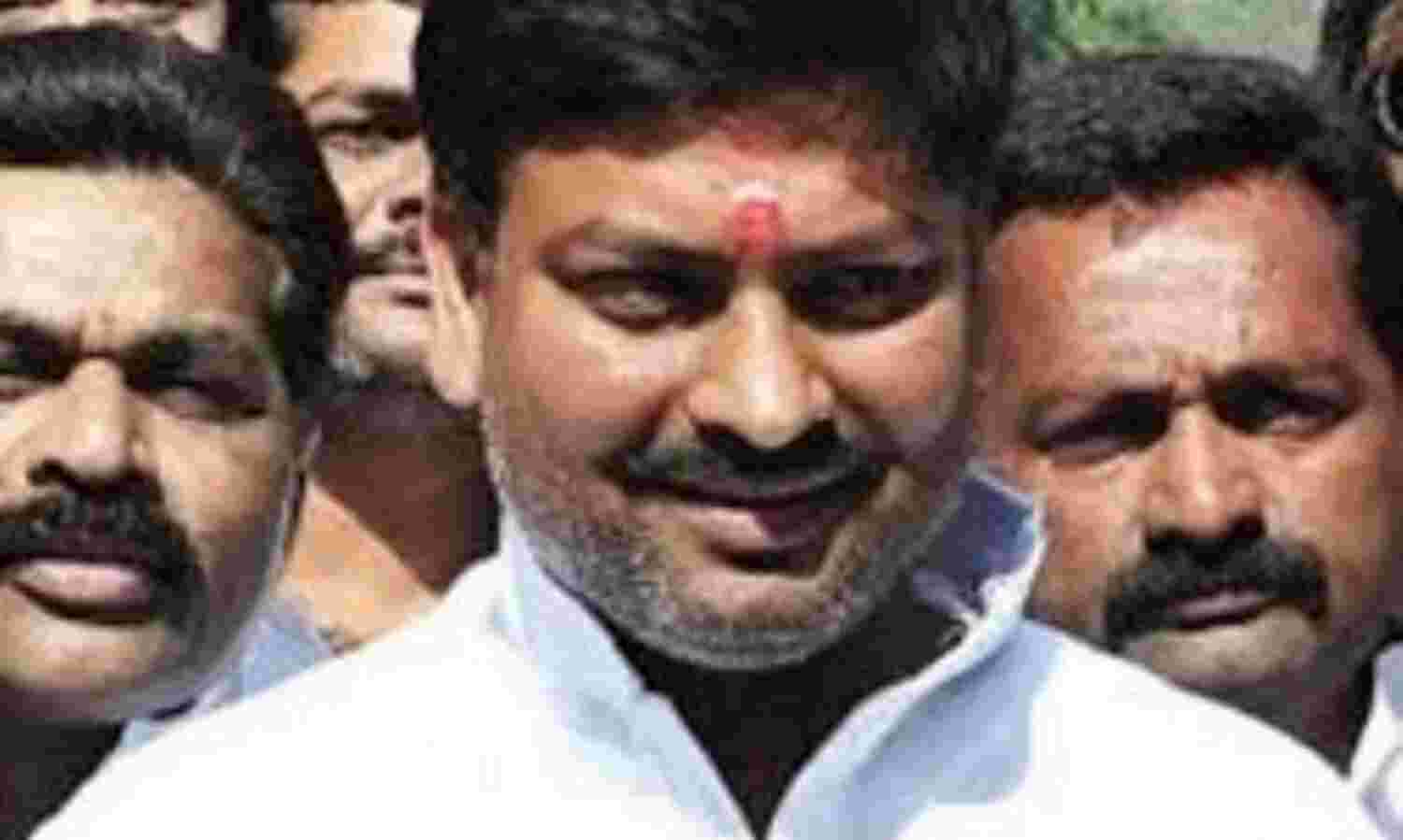 पवन पांडेय अनुशासनहीनता के आरोप में समाजवादी पार्टी से 6 साल के लिए बाहर