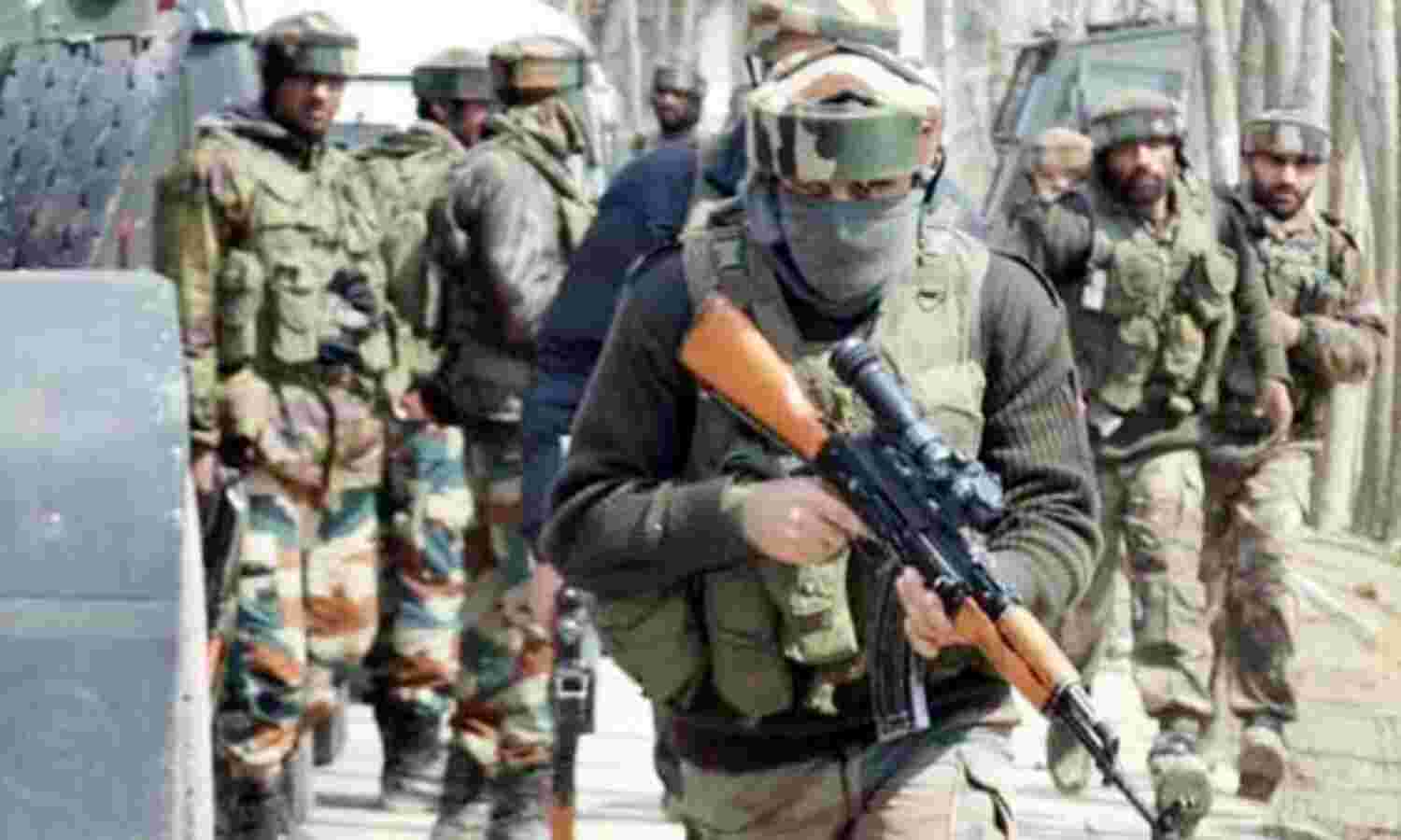 पुलवामा में सुरक्षाबलों और आतंकियों के बीच हुई मुठभेड़ में दो आतंकी ढेर, दो जवान शहीद पुलवामा में सुरक्षाबलों और आतंकियों के बीच हुई मुठभेड़ में दो आतंकी ढेर, दो जवान शहीद