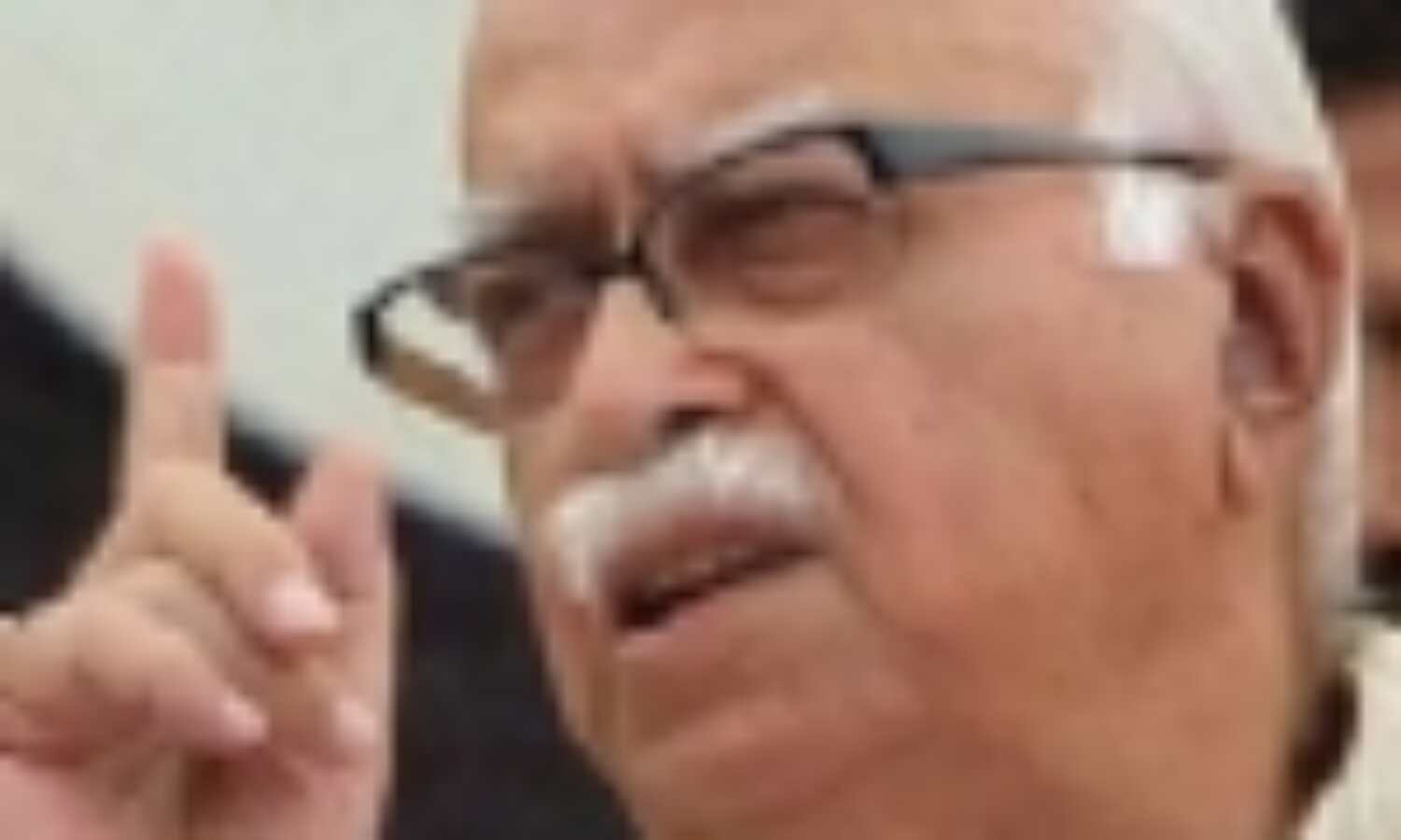 प्रधानमंत्री की रेस में फिर आया आडवाणी का नाम प्रधानमंत्री की रेस में फिर आया आडवाणी का नाम