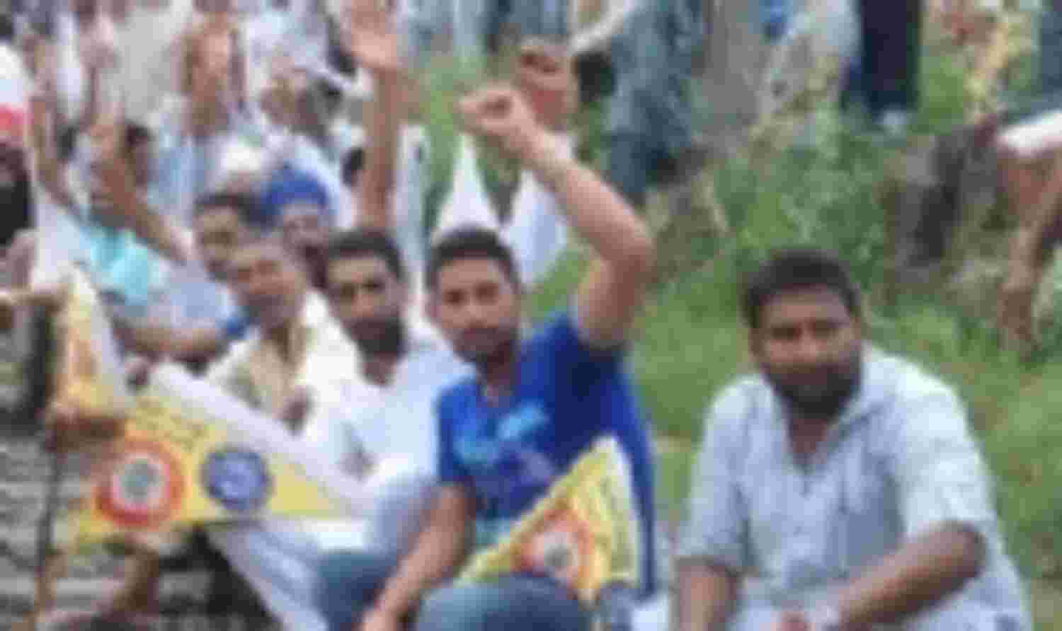 पंजाब में किसानों का रेल रोको आंदोलन से कई ट्रेनें रद्द, कई डायवर्ट पंजाब में किसानों का रेल रोको आंदोलन से कई ट्रेनें रद्द, कई डायवर्ट