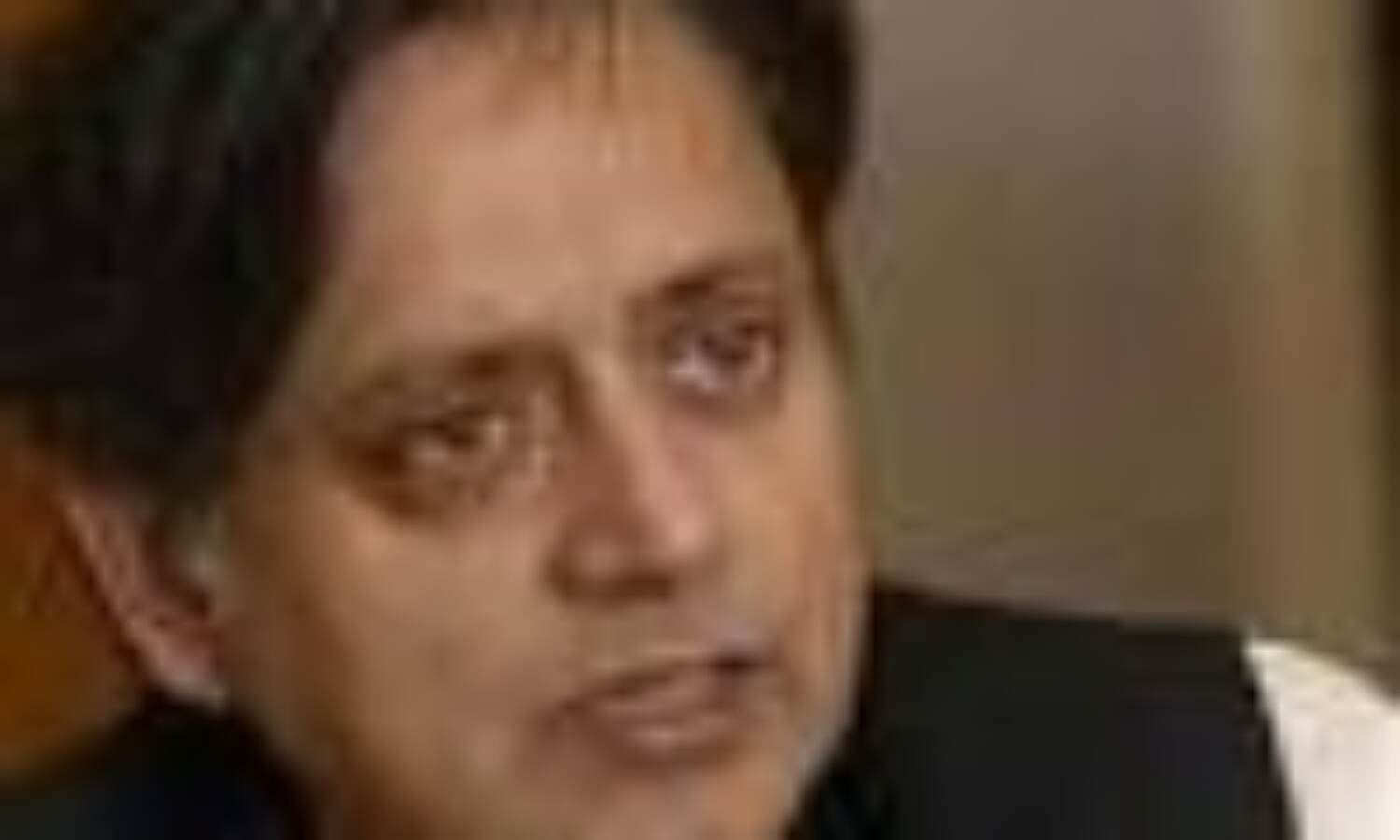 पूछताछ के लिए थरूर को नहीं भेजा गया कोई नोटिस पूछताछ के लिए थरूर को नहीं भेजा गया कोई नोटिस