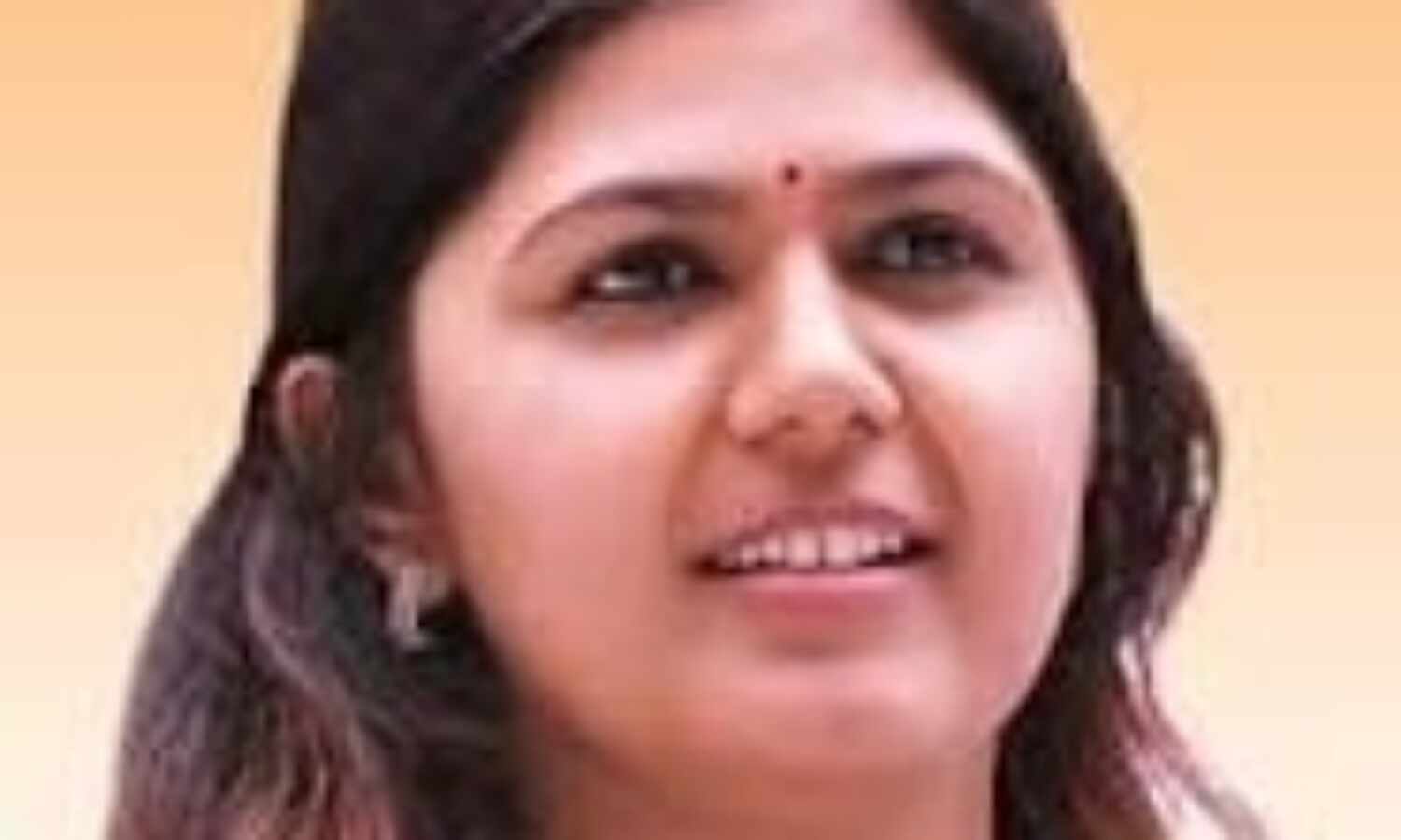 पंकजा मुंडे मामले में विपक्ष सबूत दे तो हम जांच के लिए तैयार : फड़नवीस पंकजा मुंडे मामले में विपक्ष सबूत दे तो हम जांच के लिए तैयार : फड़नवीस