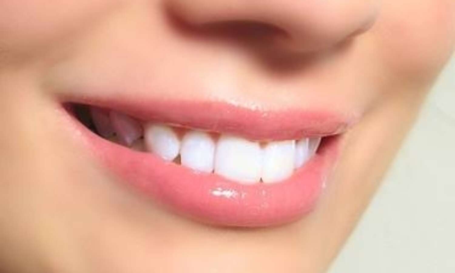 नैचुरली पिंक लिप्स रखने के उपाए