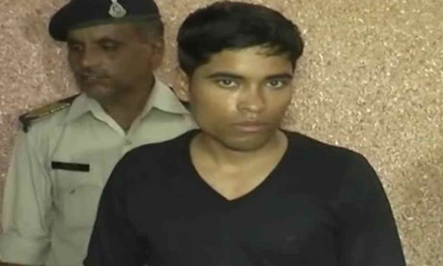 नकली एसडीएम बनकर बेरोजगारों को ठगने वाला पुलिस ने पकड़ा