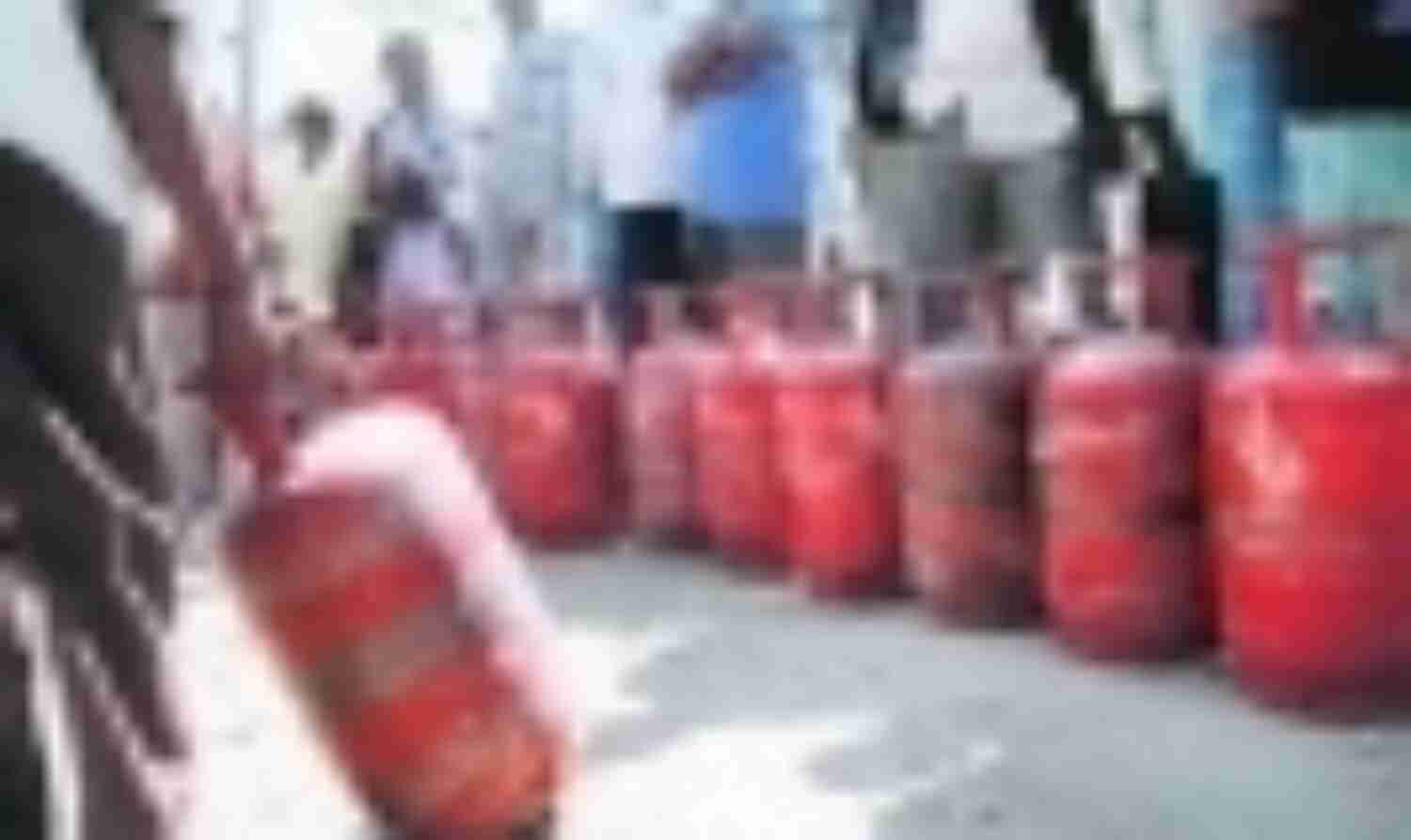 नए सब्सिडी वाले एलपीजी कनेक्शन जारी होना शुरू नए सब्सिडी वाले एलपीजी कनेक्शन जारी होना शुरू