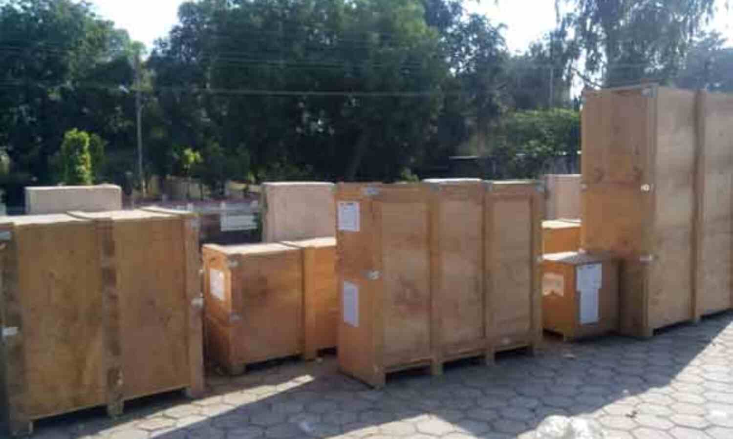 धूल खा रहा है एस्केलेटर का सामान