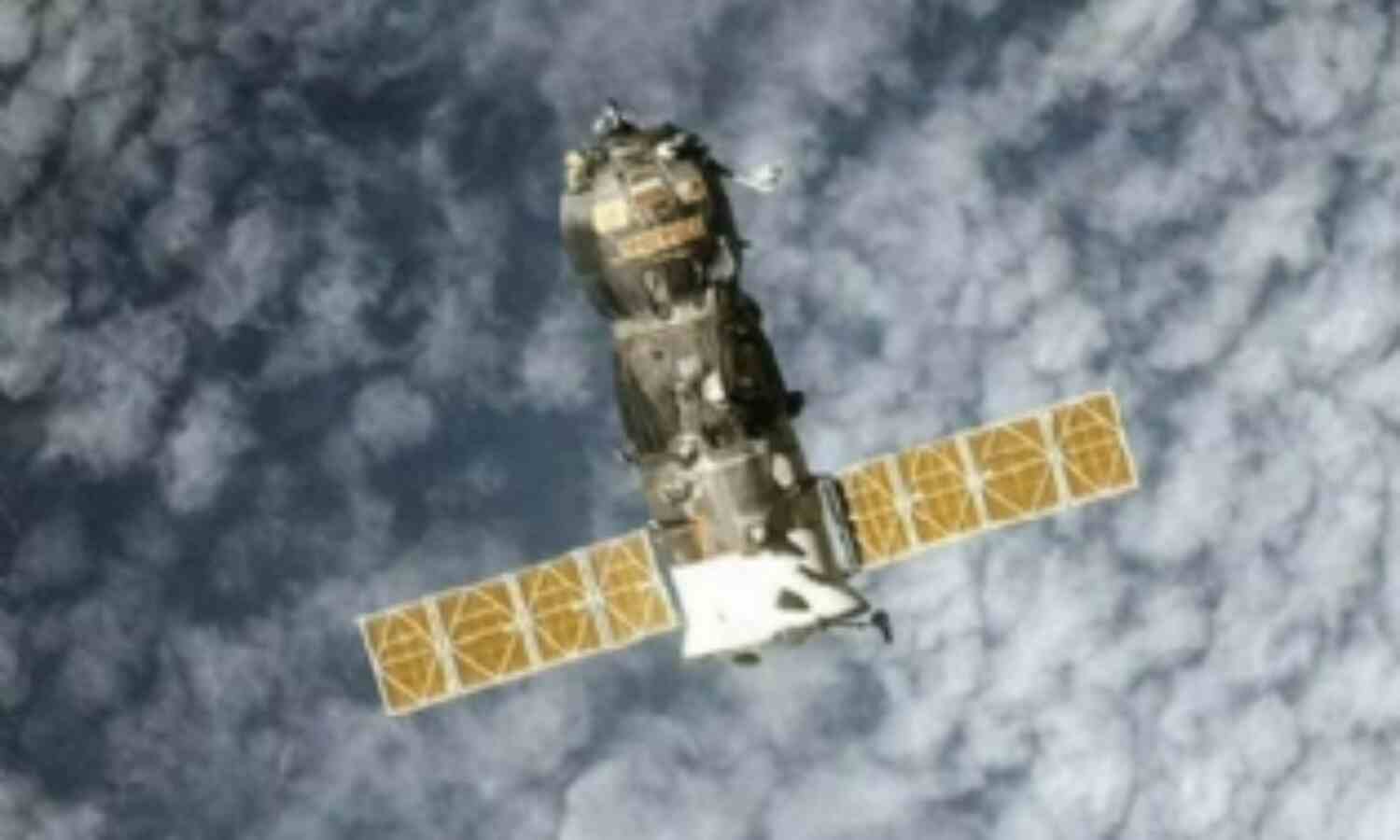 धरती पर गिरने जा रहा नियंत्रण से बाहर हुआ मानव रहित अंतरिक्ष यान धरती पर गिरने जा रहा नियंत्रण से बाहर हुआ मानव रहित अंतरिक्ष यान