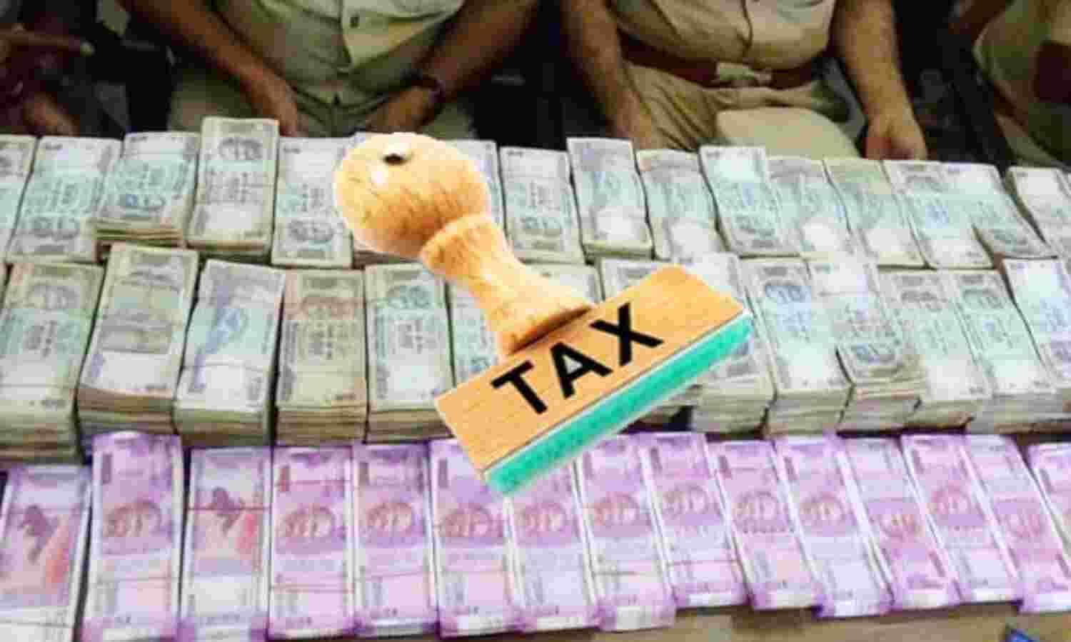 दिल्ली-एनसीआर में आयकर विभाग ने मारे छापे