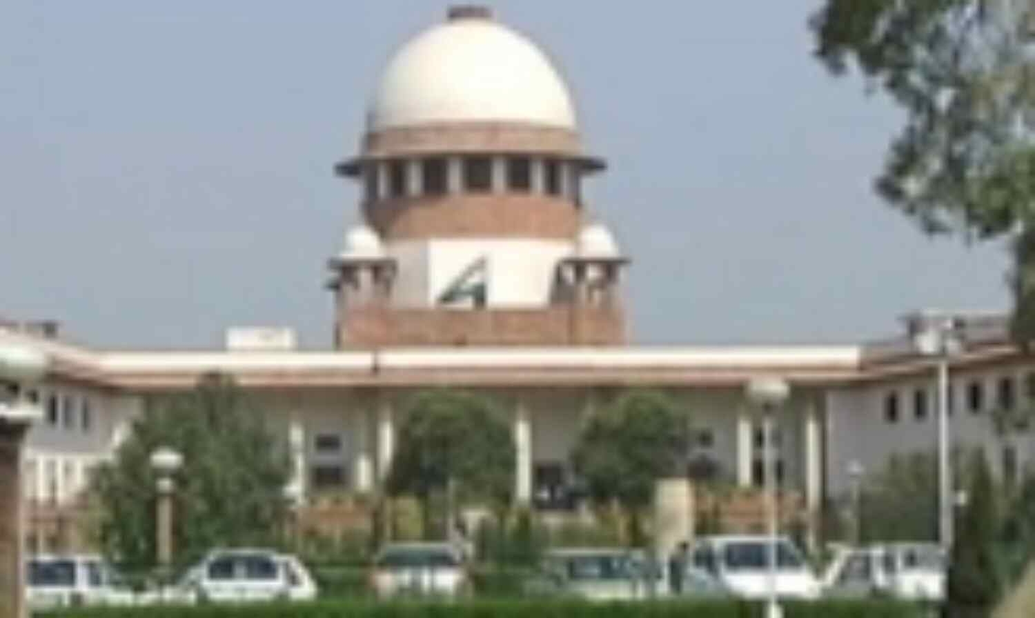 दिल्ली सरकार गठन देरी पर सुप्रीम कोर्ट की केंद्र और उपराज्यपाल को फटकार दिल्ली सरकार गठन देरी पर सुप्रीम कोर्ट की केंद्र और उपराज्यपाल को फटकार