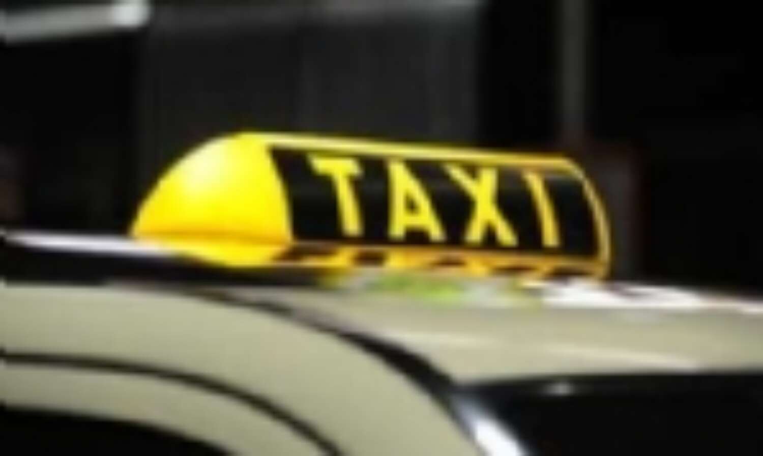 दिल्ली में 20 टैक्सी कंपनियों पर लगा बैन दिल्ली में 20 टैक्सी कंपनियों पर लगा बैन