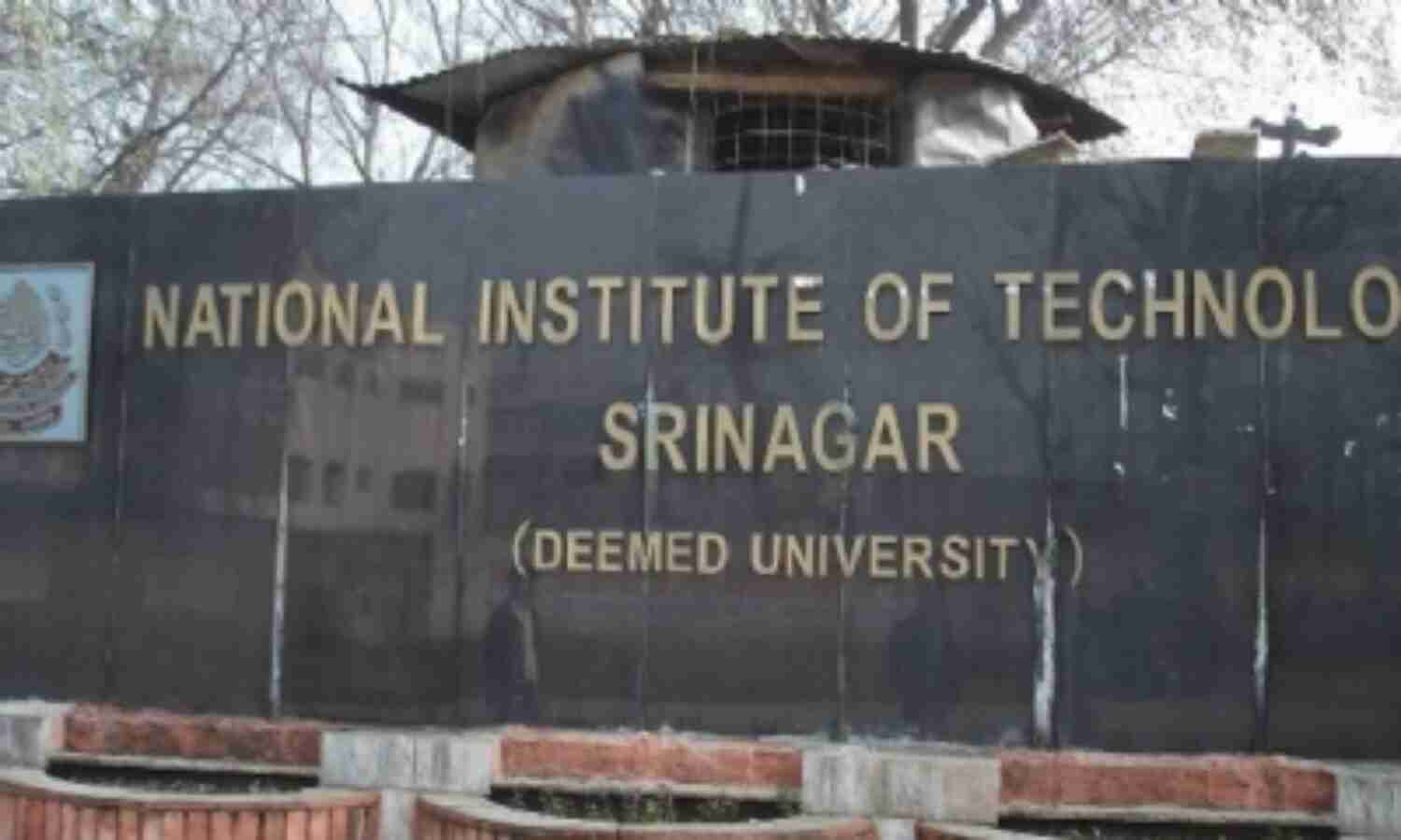 देशभक्तों पर लाठियों का मतलब? -- प्रवीण दुबे देशभक्तों पर लाठियों का मतलब? -- प्रवीण दुबे