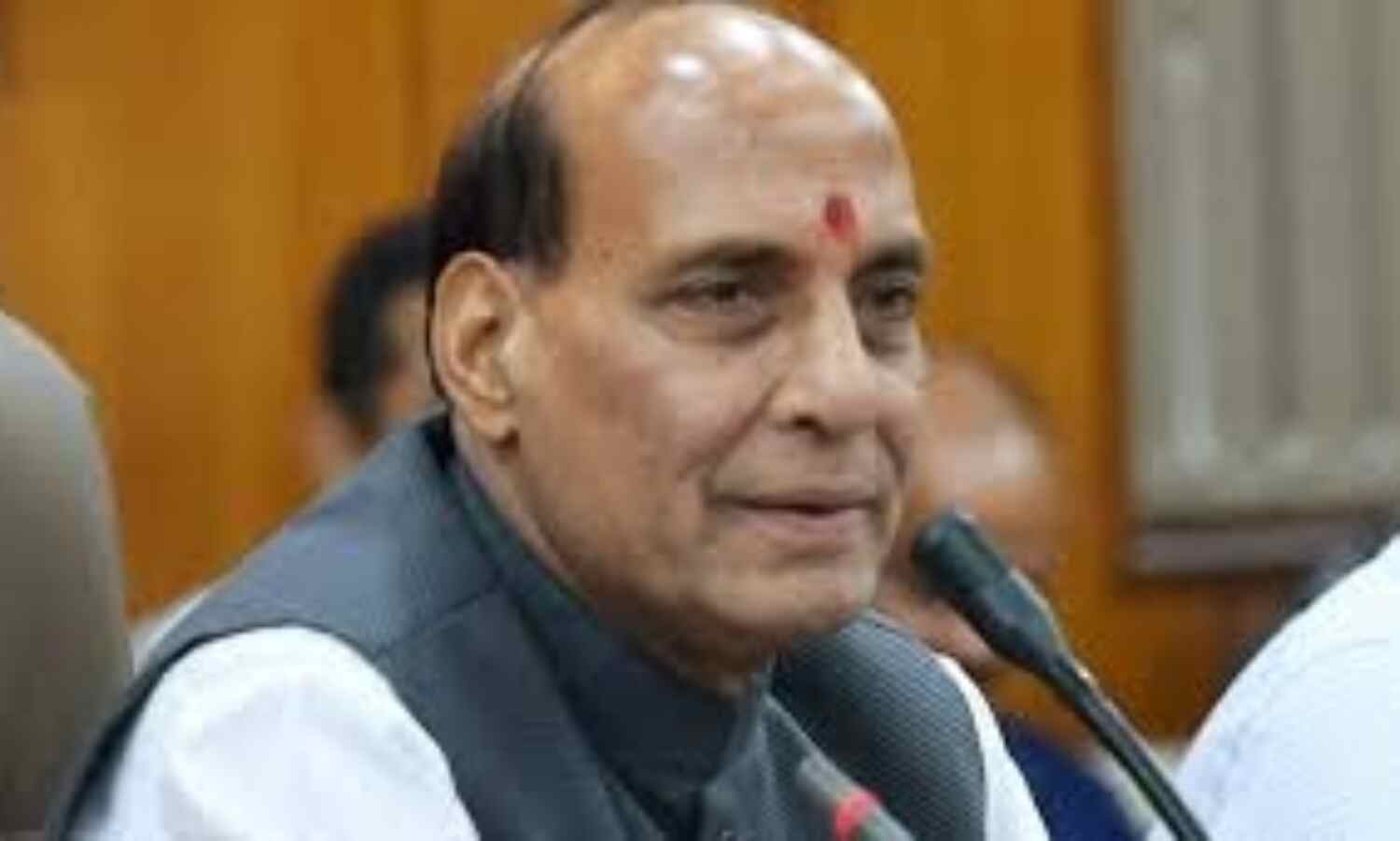 देश विरोधी नारे लगाने वालों को हाफिज़ सईद का समर्थन: राजनाथ देश विरोधी नारे लगाने वालों को हाफिज़ सईद का समर्थन: राजनाथ