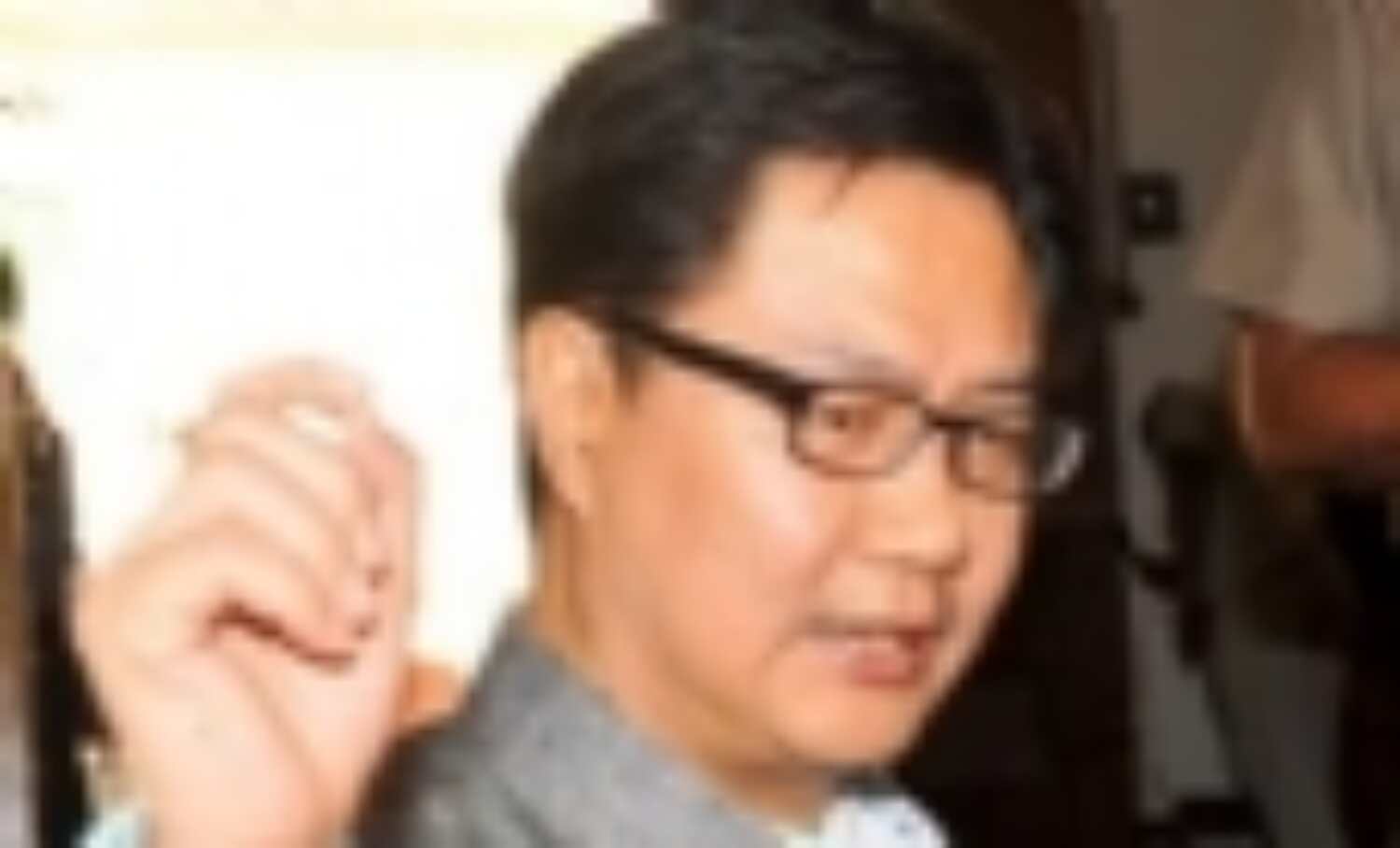 देश में अपने अपको पराया महसूस न करें: रिरीजू देश में अपने अपको पराया महसूस न करें: रिरीजू