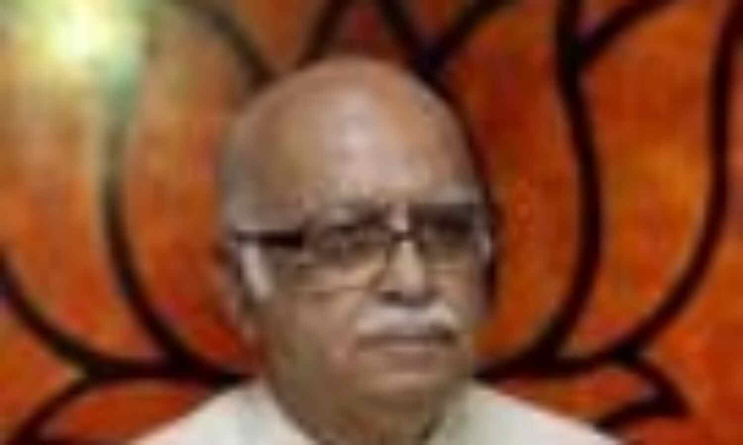 देश में अभिव्यक्ति की स्वतंत्रता पर कोई सवालिया निशान नहीं: आडवानी देश में अभिव्यक्ति की स्वतंत्रता पर कोई सवालिया निशान नहीं: आडवानी