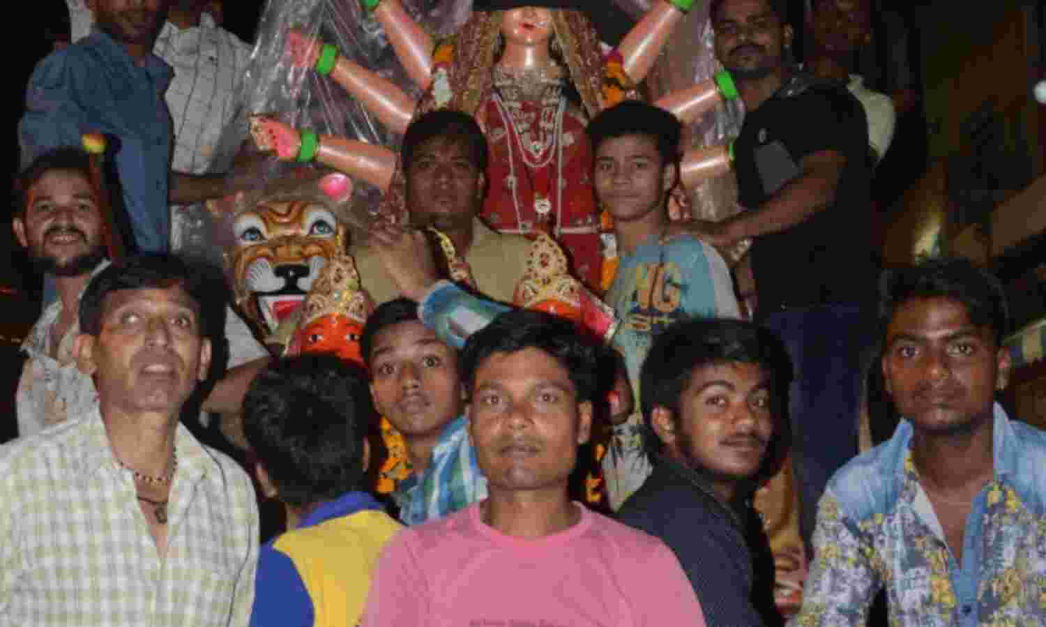 देवी मां के जयकारों से गूंजा शहर, घट स्थापना के साथ नव दुर्गा उत्सव शुरू