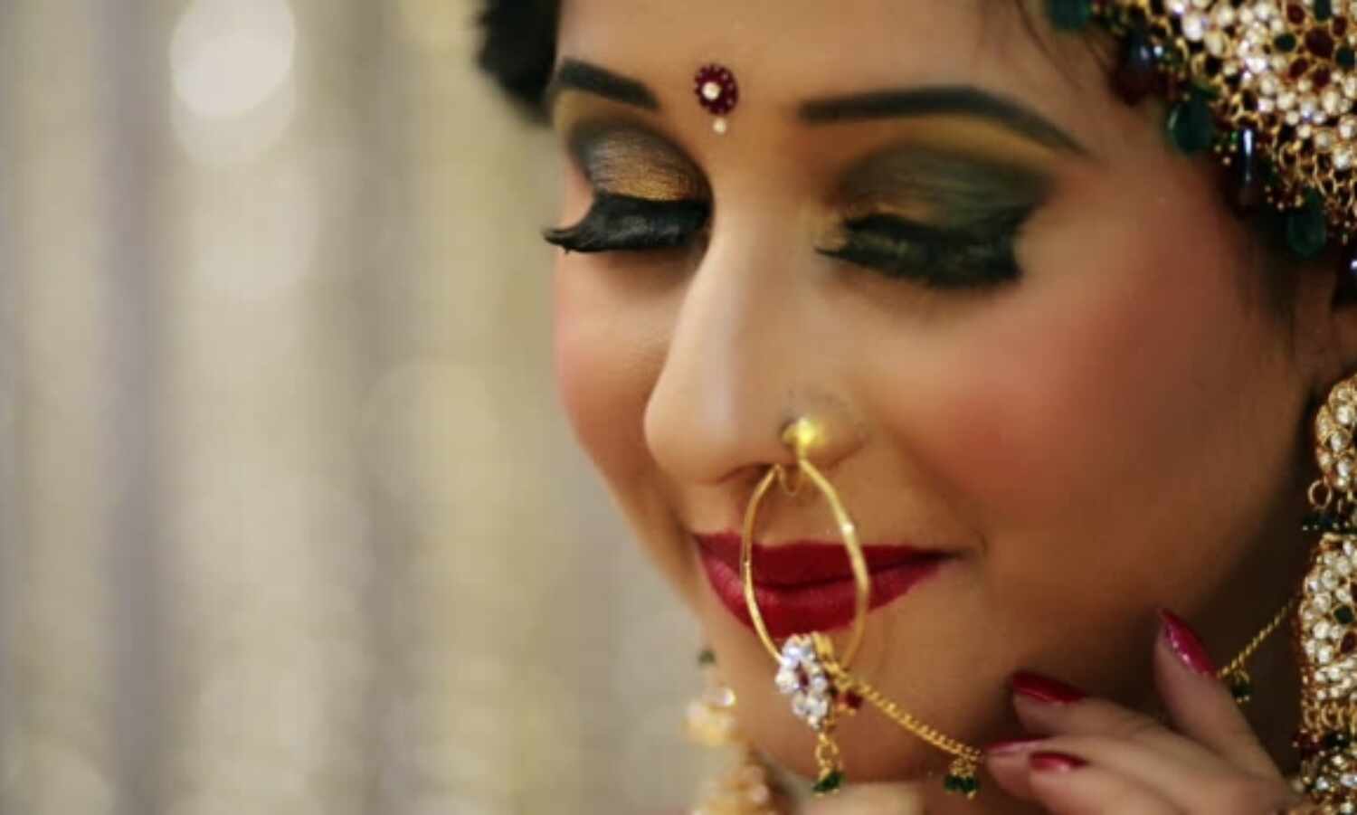 दुल्हन के श्रृंगार में सबसे आकर्षक और अहम नथ