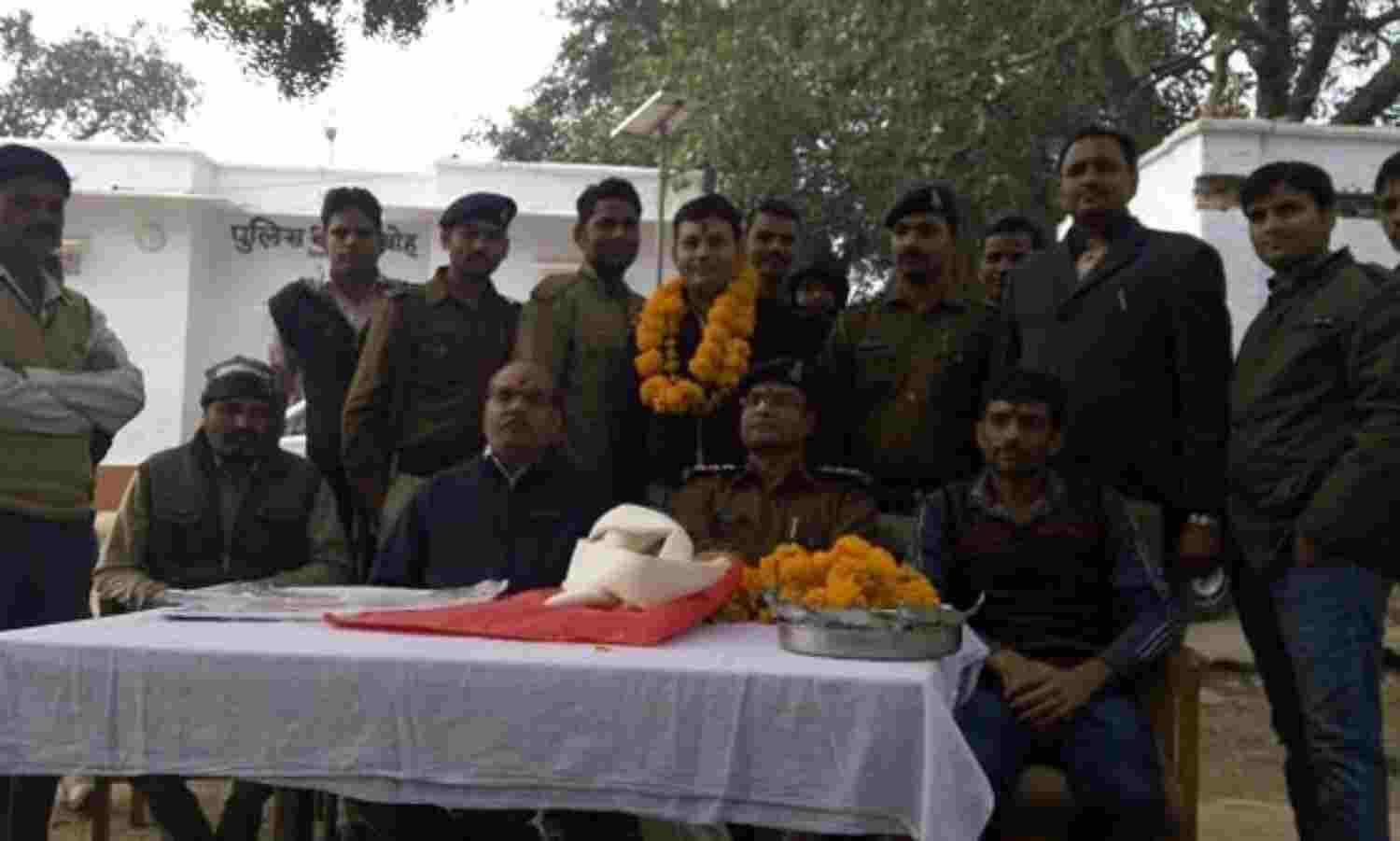 दबोह थाना स्टाफ ने आरक्षक दीपक को नम्र आँखों से किया विदा