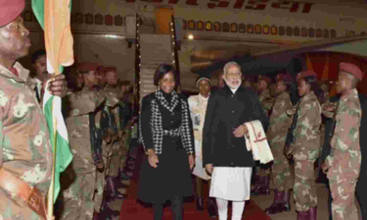 दक्षिण अफ्रीका पहुंचे प्रधानमंत्री नरेंद्र मोदी, राष्ट्रपति जैकब से मिलेंगे