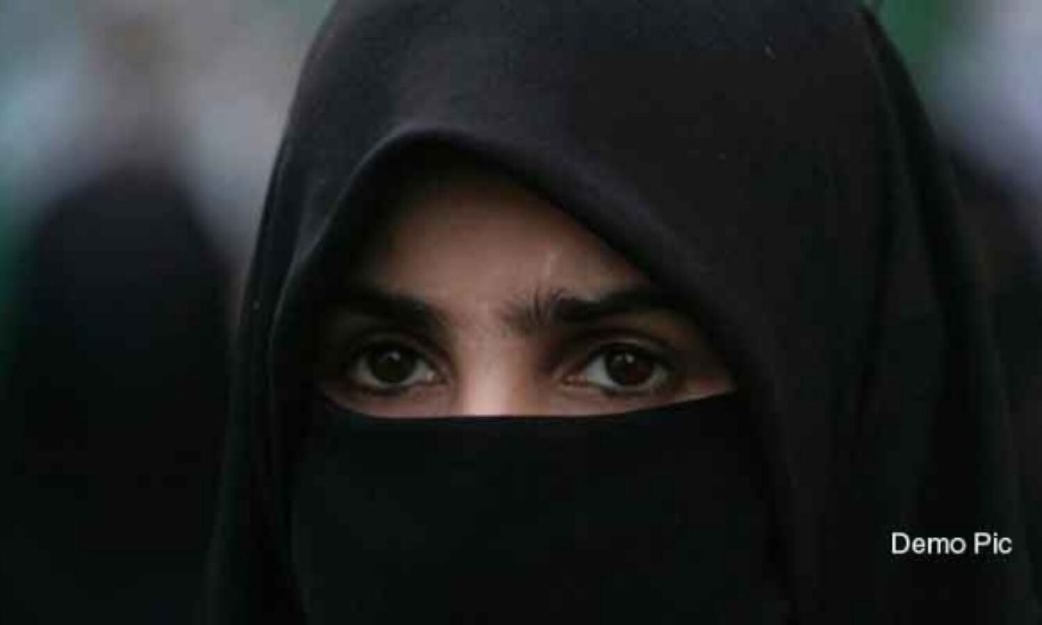 तीन तलाक से मुस्लिम महिलाओं की गरिमा पर होता है असर