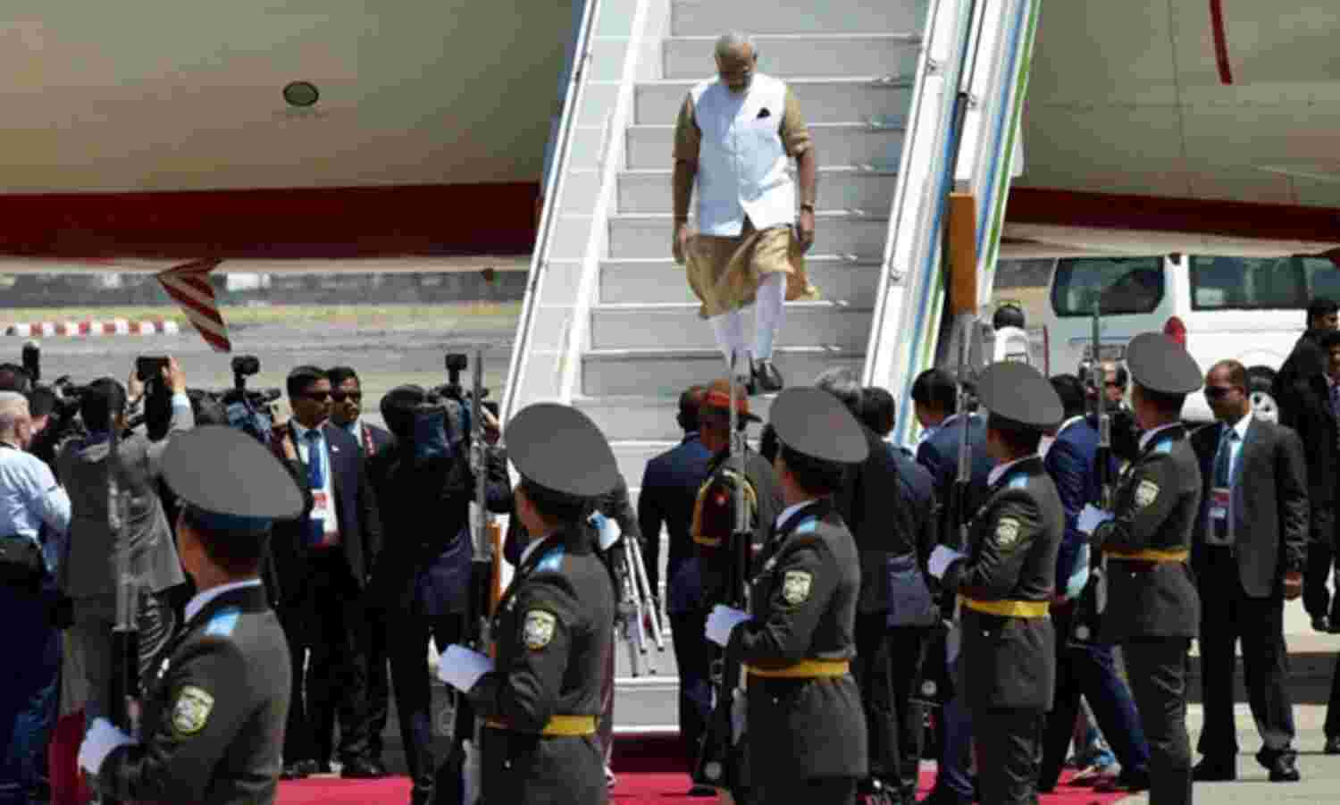 ताशकंद पहुंचे प्रधानमंत्री नरेन्द्र मोदी