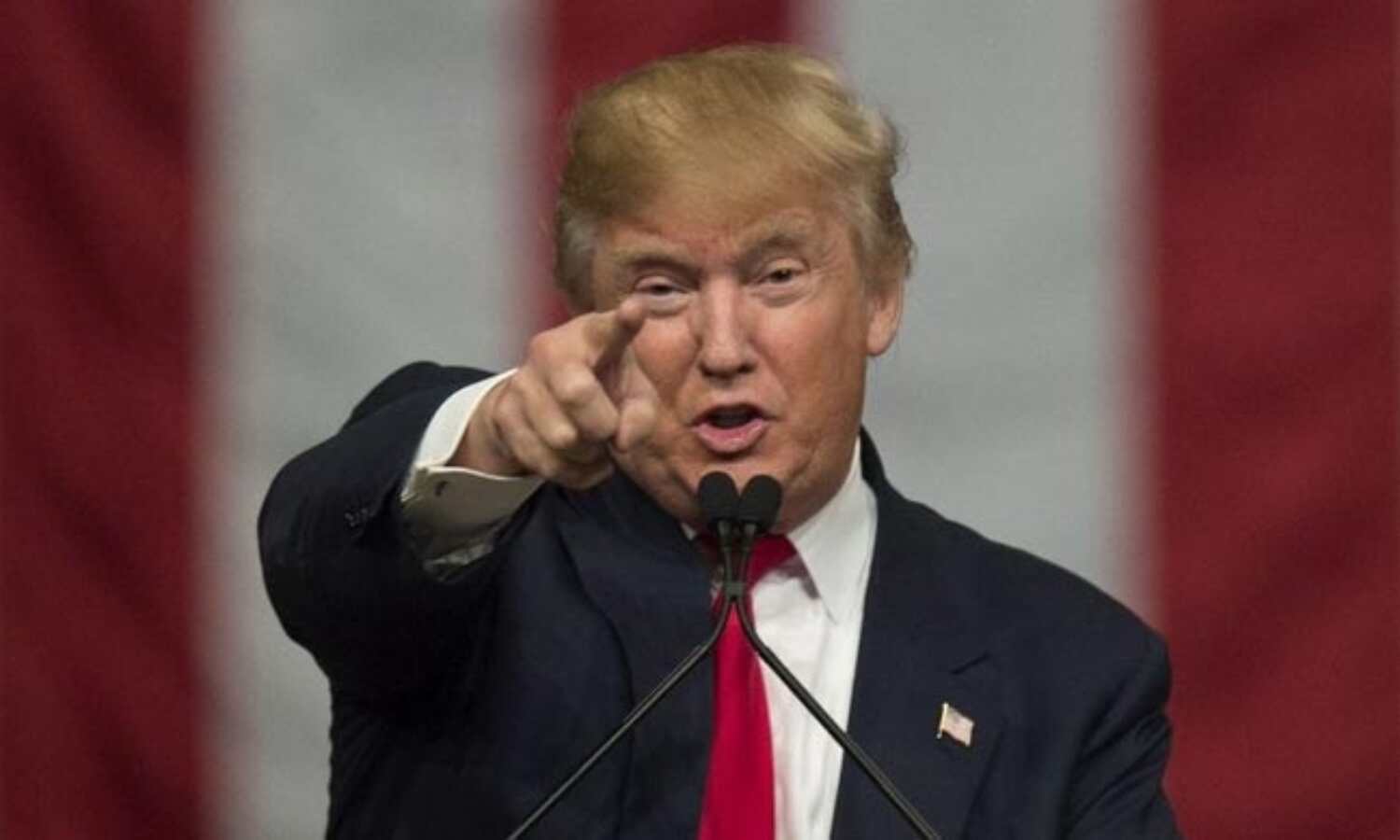 डोनाल्ड ट्रंप ने कहा - वेनेजुएला को कड़ी आर्थिक कार्रवाई की दी धमकी डोनाल्ड ट्रंप ने कहा - वेनेजुएला को कड़ी आर्थिक कार्रवाई की दी धमकी