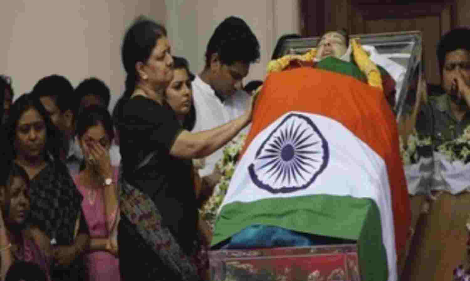 जया के अंतिम दर्शन को उमड़ा सैलाब