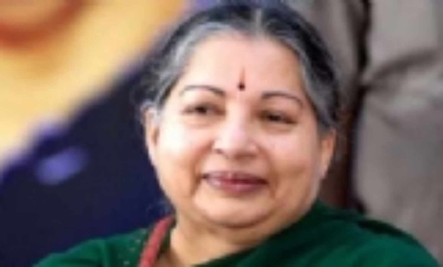 जयललिता का हेलीकॉप्टर से प्रचार अभियान बना विपक्ष के लिए मुद्दा जयललिता का हेलीकॉप्टर से प्रचार अभियान बना विपक्ष के लिए मुद्दा