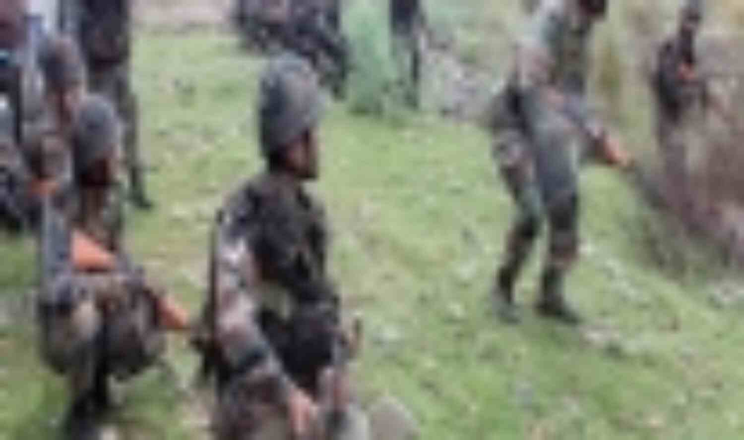 जम्मू-कश्मीर सुरक्षा बलों और आतंकियों के बीच मुठभेड जम्मू-कश्मीर सुरक्षा बलों और आतंकियों के बीच मुठभेड