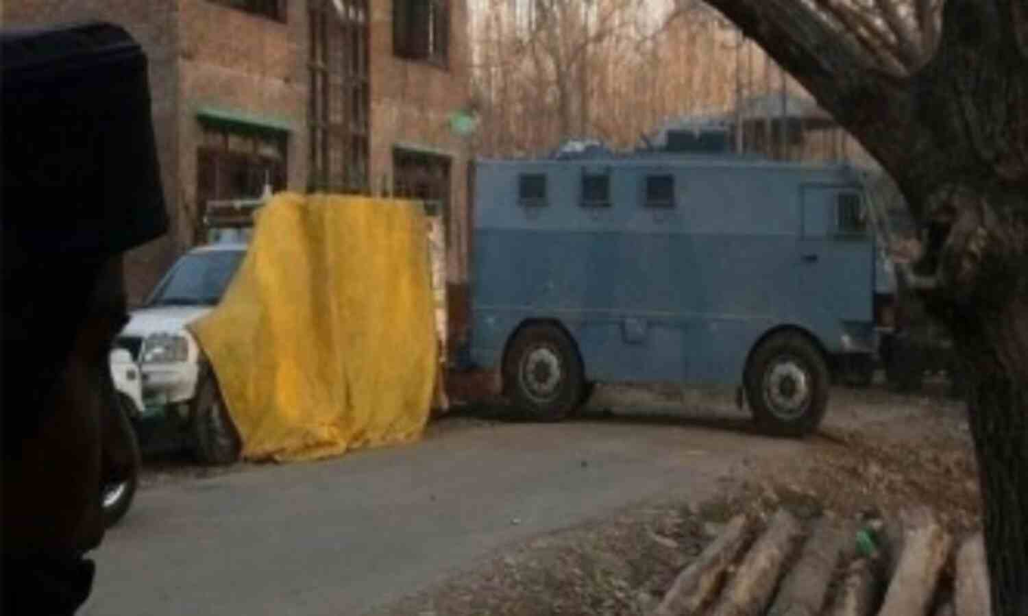 जम्मू-कश्मीर के  कुलगाम में हिजबुल के 4 आतंकी ढेर, 3 जवान शहीद