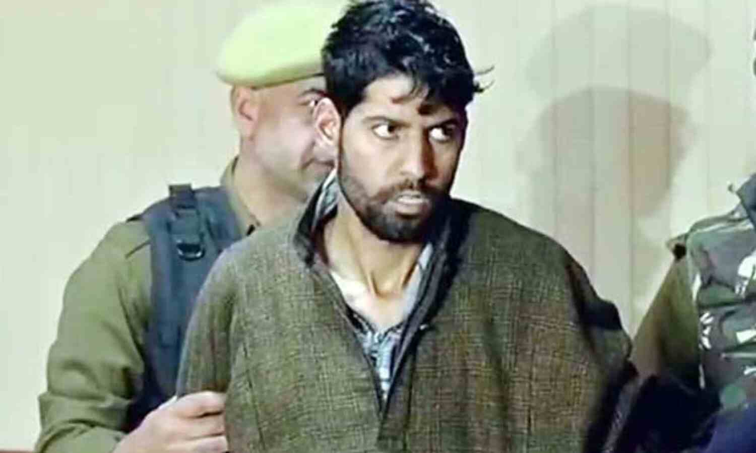 जम्मू कश्मीर : दो लश्कर आतंकी व एक ओवर ग्राउंड वर्कर गिरफ्तार