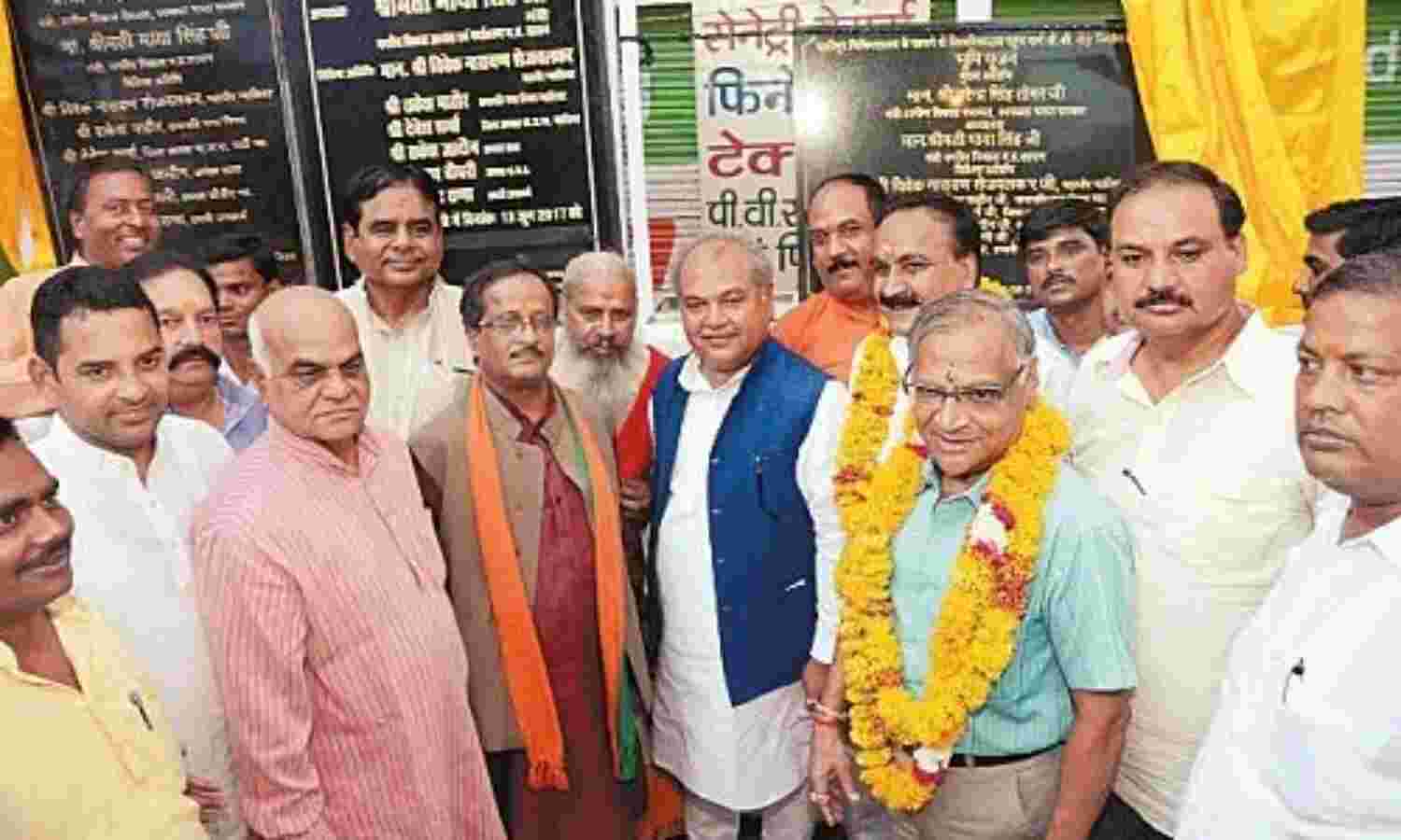 जनसुविधा की दृष्टि से हो रहा है शहर का विकास: तोमर