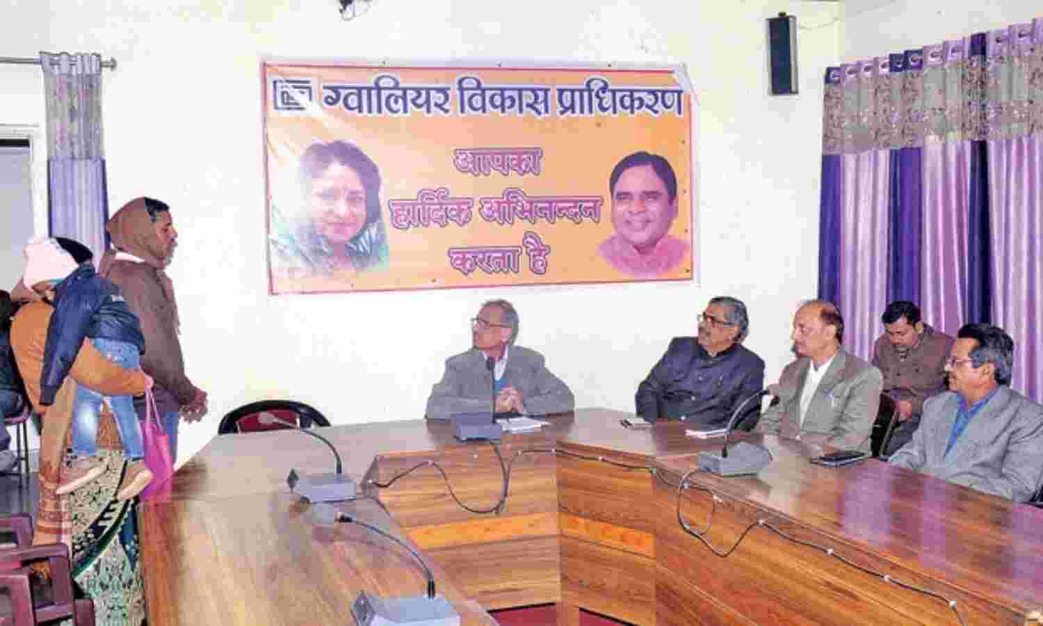 जनसुनवाई में किया हितग्राहियों की समस्याओं का निराकरण