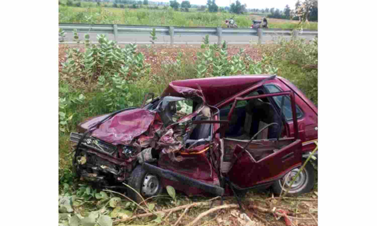 जननी एक्सप्रेस ने आल्टो कार को मारी टक्कर, दो की मौत