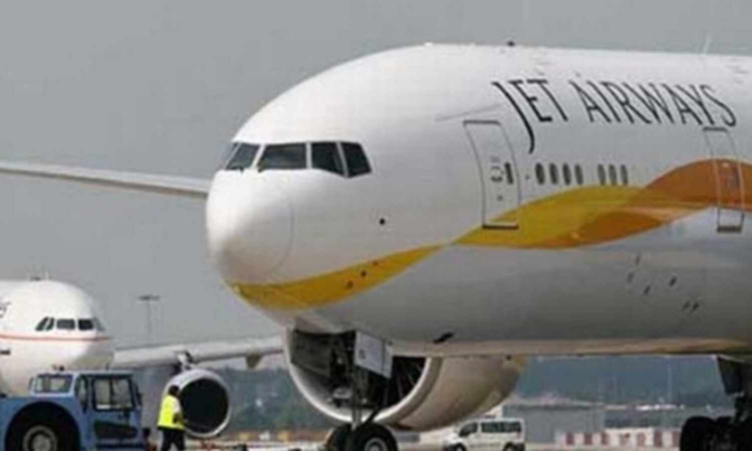 जेट एयरवेज की फ्लाइट में बम की सूचना मिलते ही कराई इमरजेंसी लैंडिंग