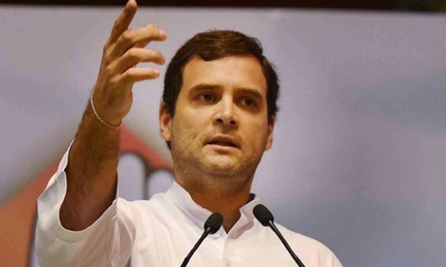 जेएनयू विवाद पर राष्ट्रपति से मिले राहुल गांधी जेएनयू विवाद पर राष्ट्रपति से मिले राहुल गांधी