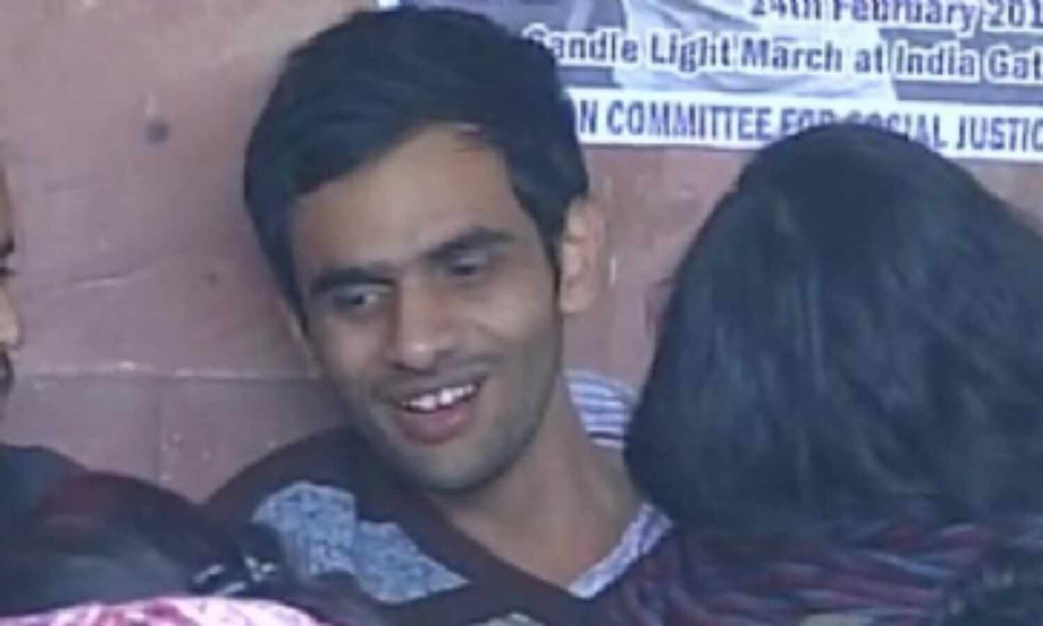 जेएनयू विवादः उमर और खालिद ने किया सरेंडर, आज कोर्ट में होगी पेशी जेएनयू विवादः उमर और खालिद ने किया सरेंडर, आज कोर्ट में होगी पेशी