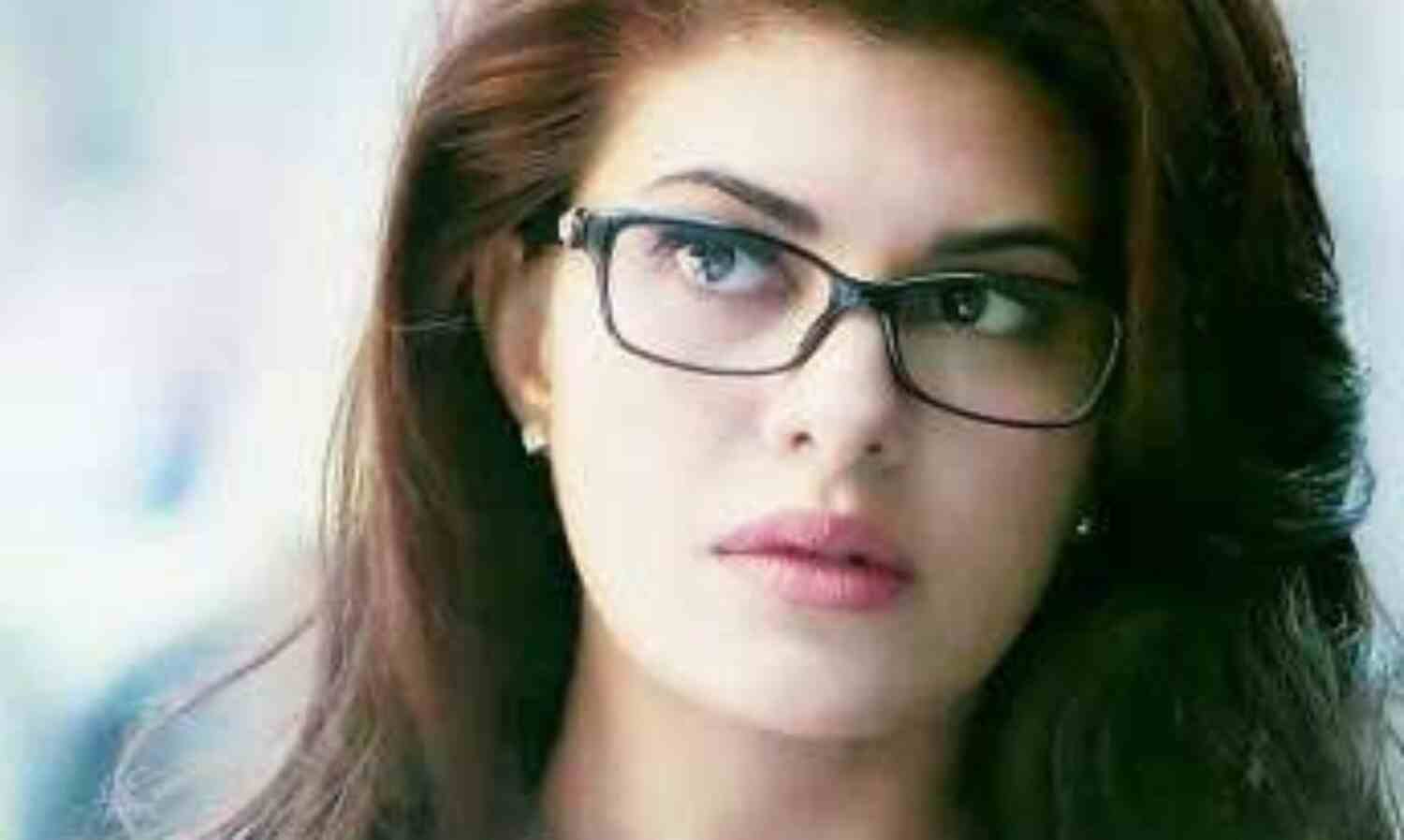 जैकलीन फर्नांडीस ने कहा - सलमान के साथ काम करने के लिए बेताब है अभिनेत्री जैकलीन फर्नांडीस ने कहा - सलमान के साथ काम करने के लिए बेताब है अभिनेत्री