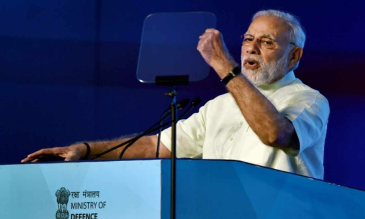 उपवास पर होने के बावजूद पीएम पहुंचे चेन्नई, डिफेंस एक्सपो का किया उद्घाटन उपवास पर होने के बावजूद पीएम पहुंचे चेन्नई, डिफेंस एक्सपो का किया उद्घाटन