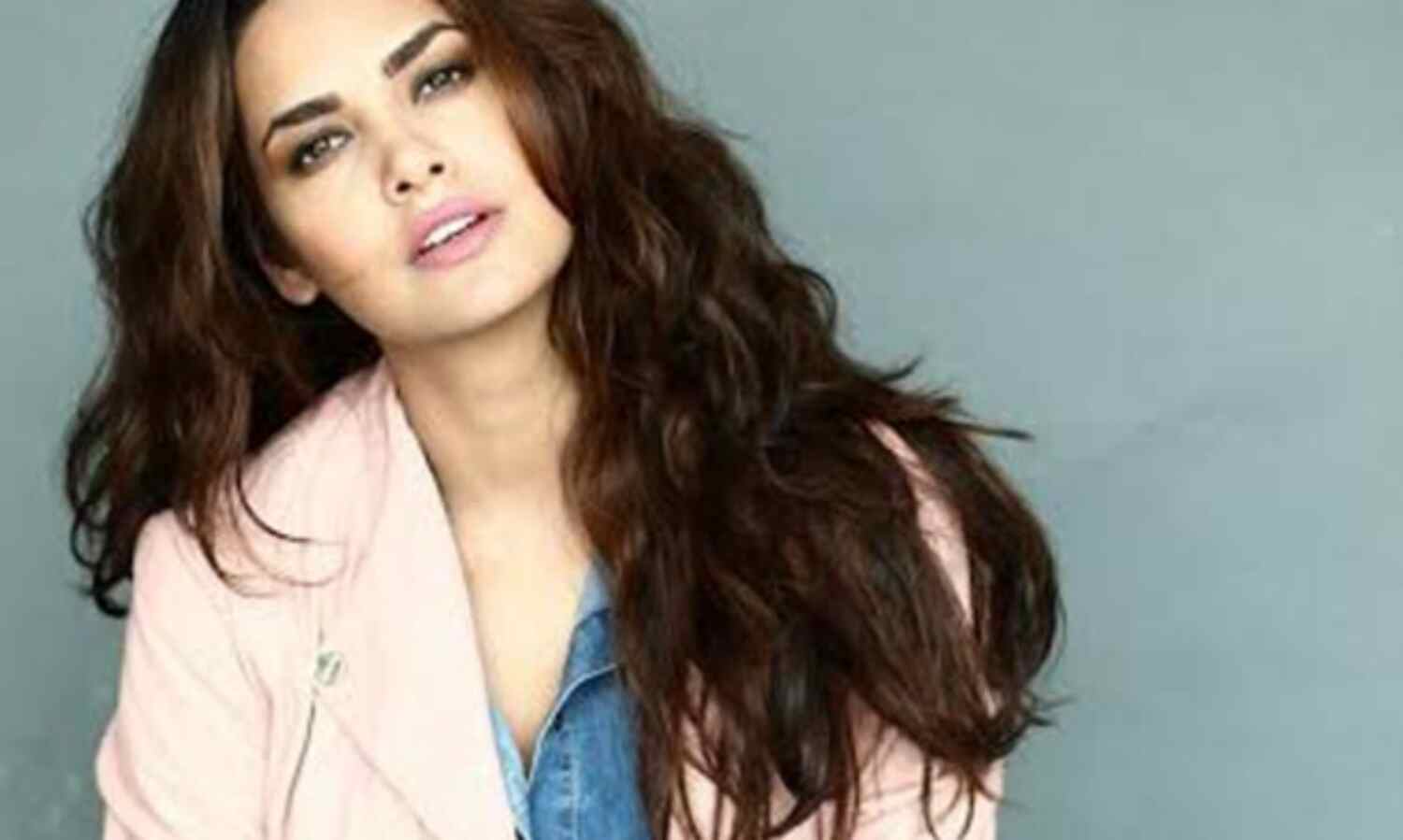 इलाज के लिए दादी मां के नुस्खों को अपनाती हैं ईशा गुप्ता इलाज के लिए दादी मां के नुस्खों को अपनाती हैं ईशा गुप्ता