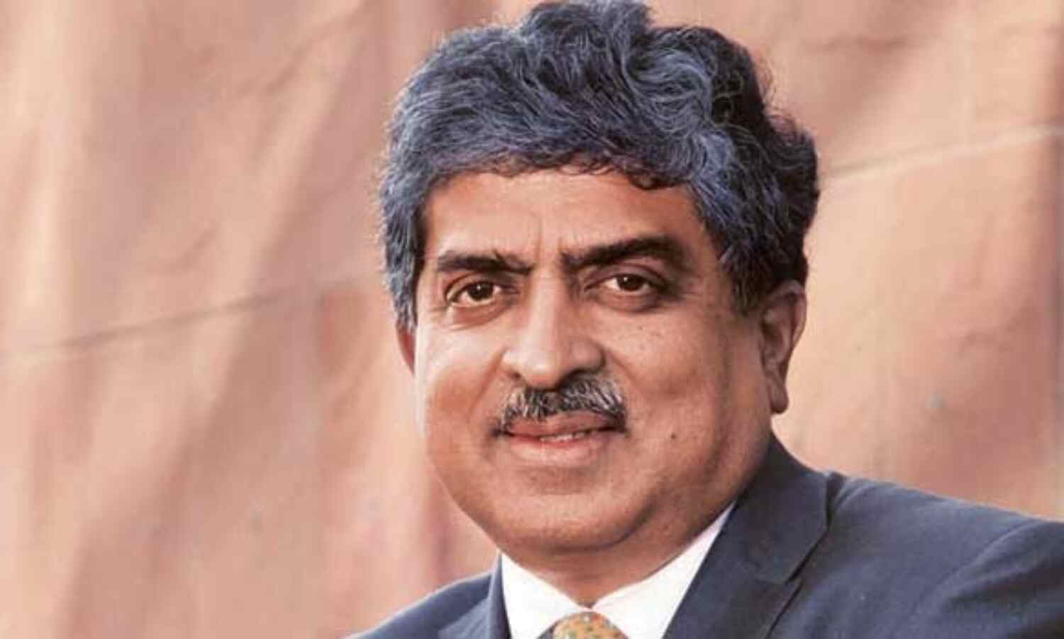 इन्फोसिस के सह संस्थापक एवं प्रौद्योगिकी क्षेत्र के दिग्गज नीलेकणि ने दान की अपनी आधी संपत्ति