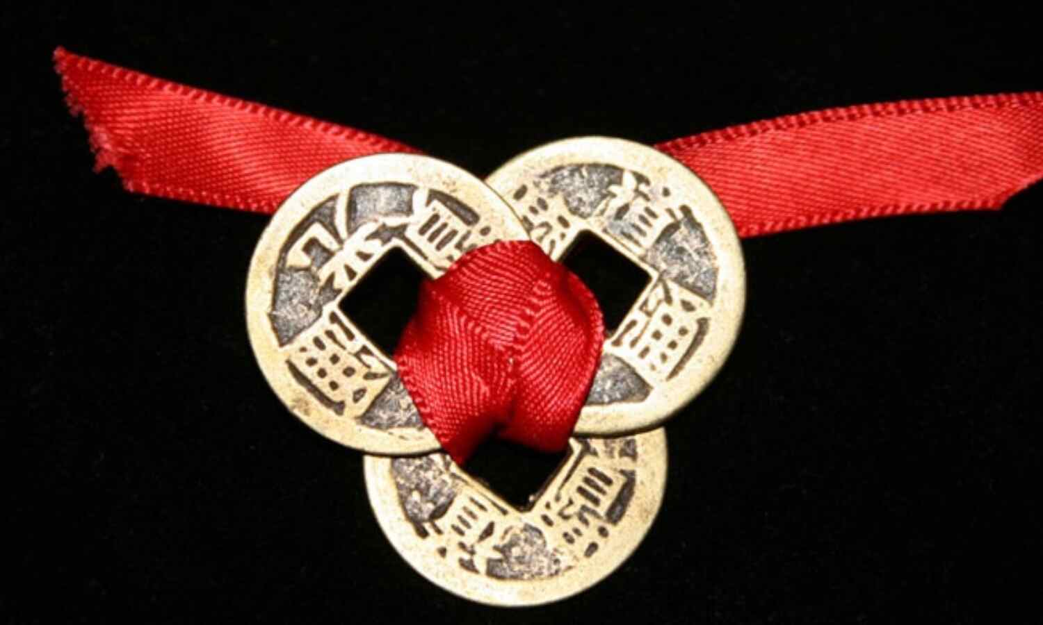 इन तीन सिक्को से सम्रद्धि कैसे आएगी! जानिए... कौन से है वो सिक्के ?