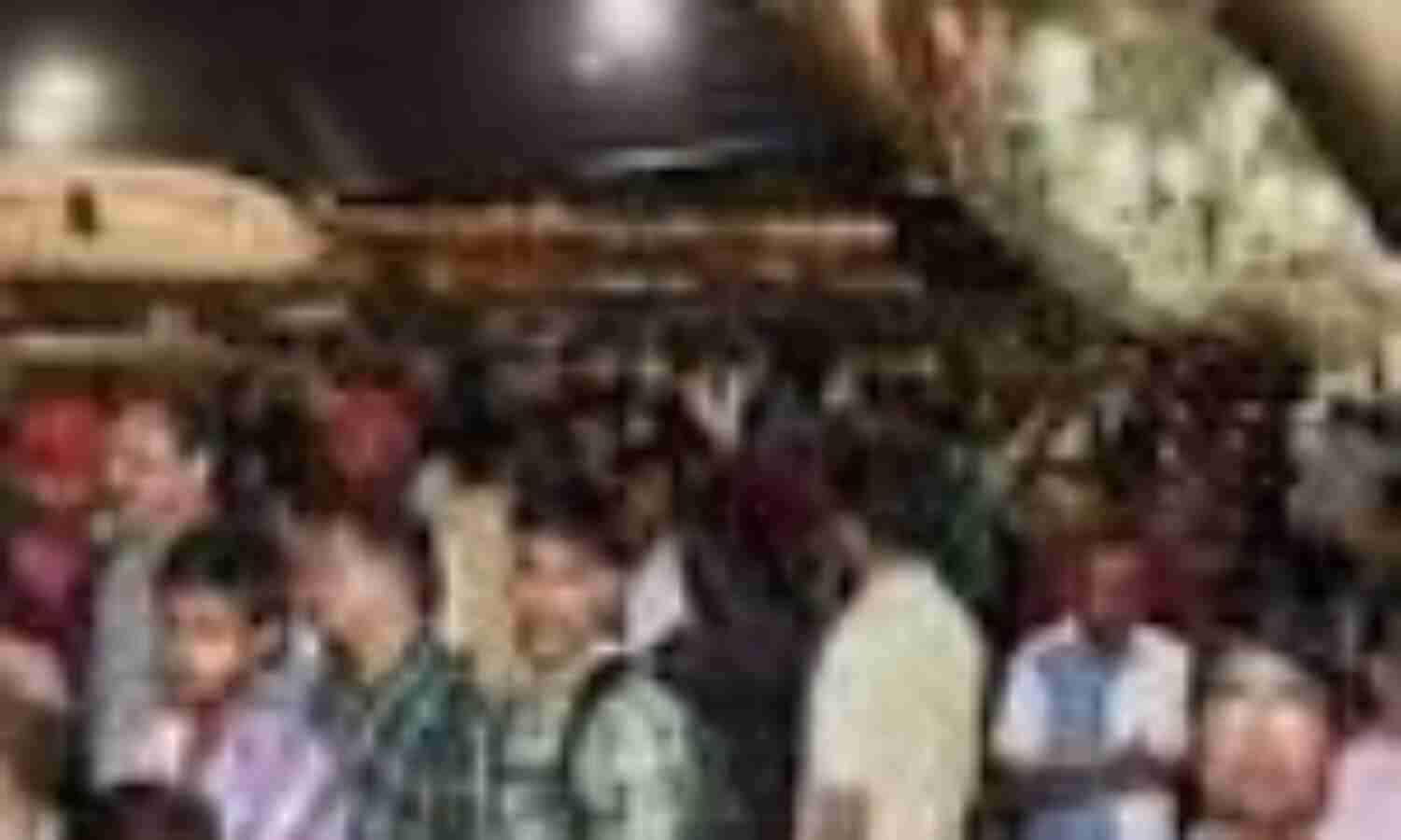 इंडियन नेवी के युद्धपोत ने यमन से 439 और भारतीयों को निकाला