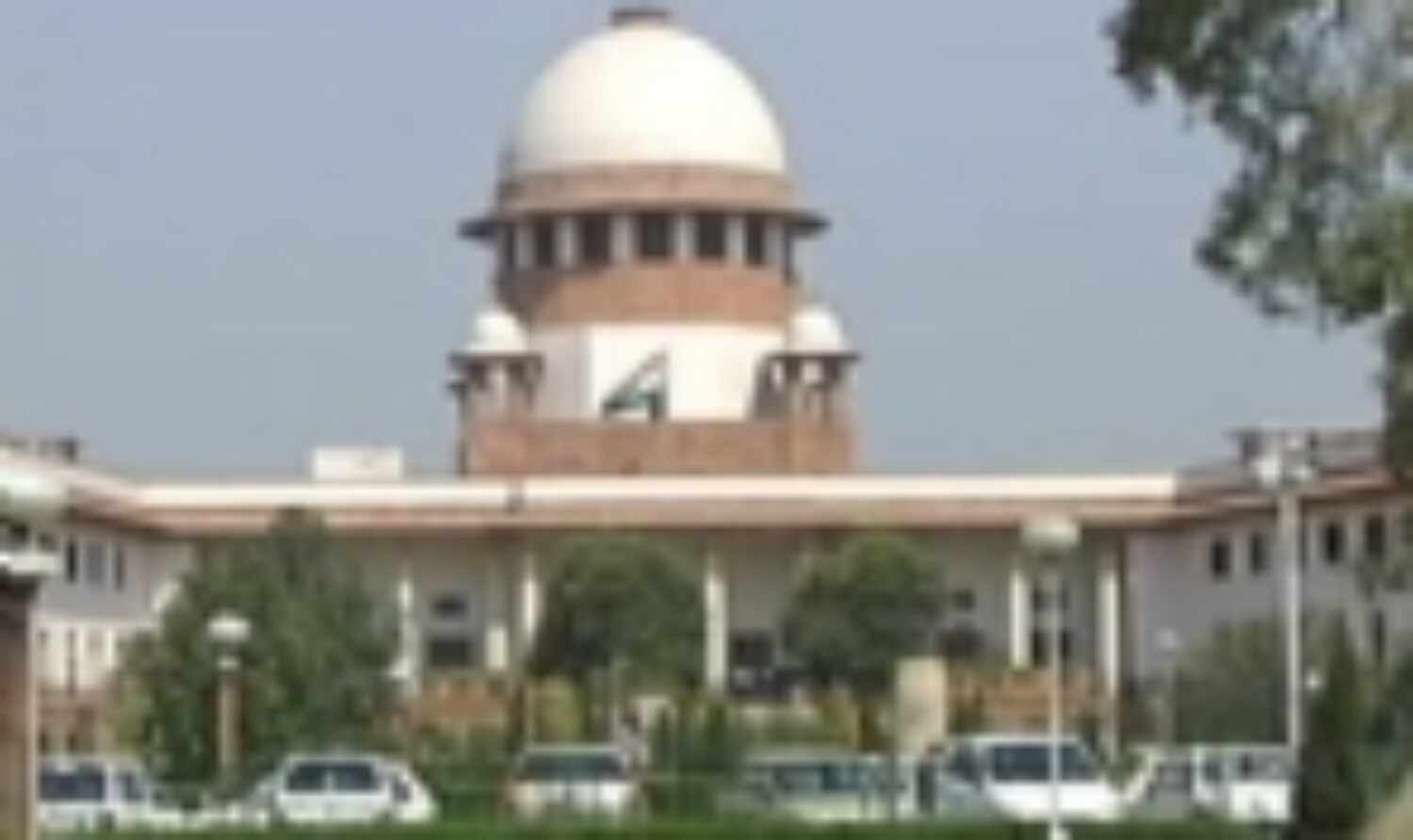 इच्छामृत्यु का मामला संविधान पीठ को स्थानांतरित इच्छामृत्यु का मामला संविधान पीठ को स्थानांतरित