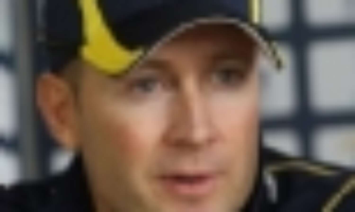 आस्ट्रेलिया की एकदिवसीय टीम में लौटे क्लार्क आस्ट्रेलिया की एकदिवसीय टीम में लौटे क्लार्क