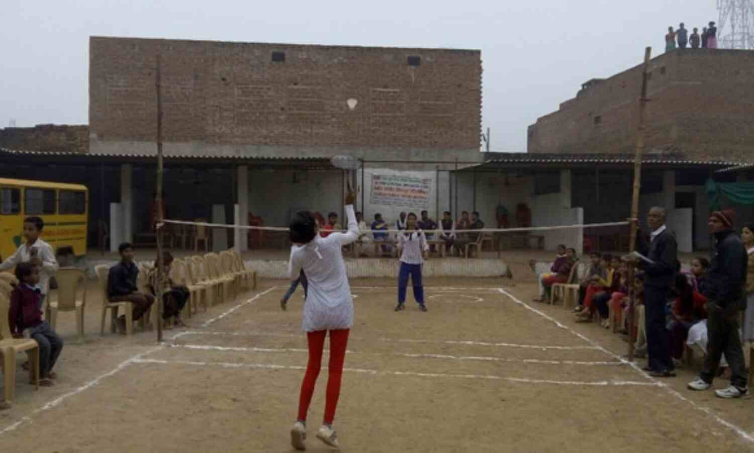 आयुषी-मानसी-राशि ने बैडमिंटन में बाजी मारी