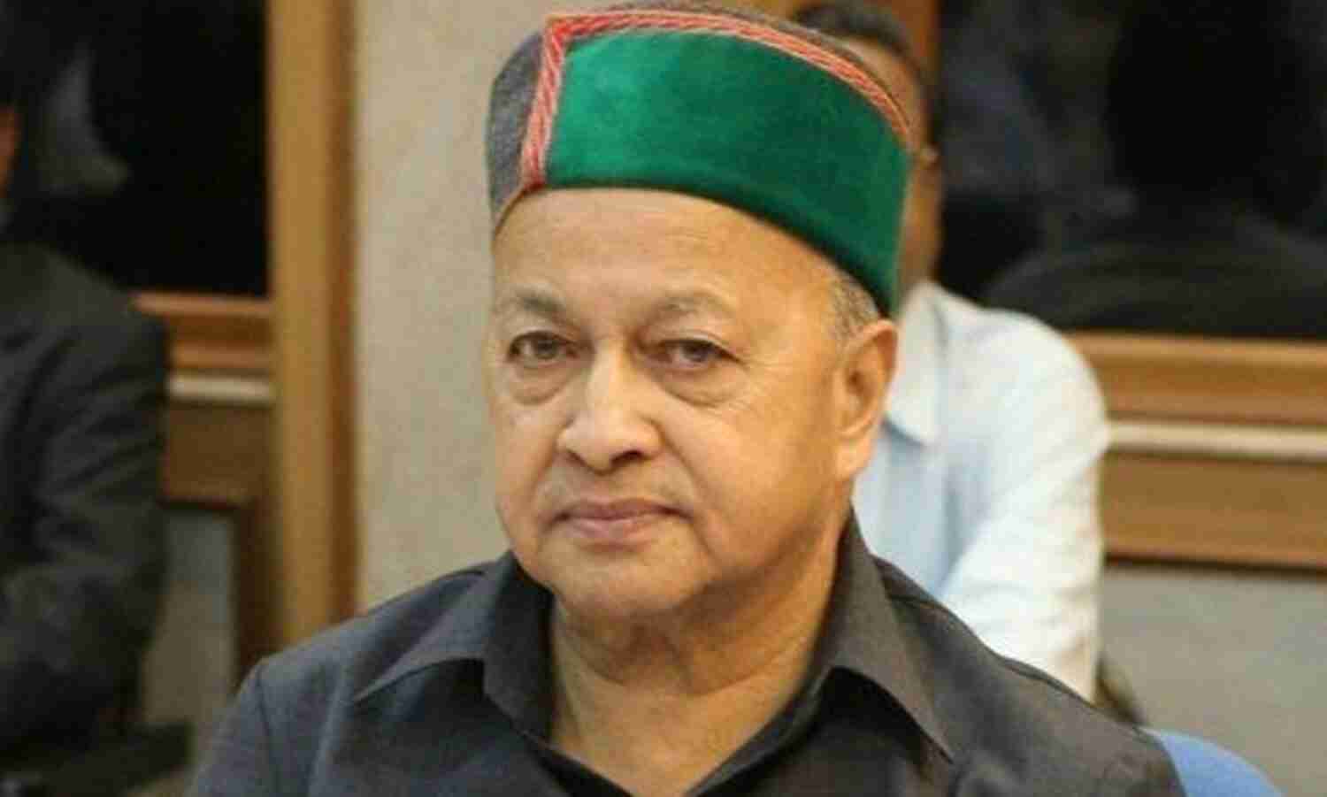 आय से अधिक संपत्ति का मामले में वीरभद्र को पत्नी समेत मिली पेशी से छूट