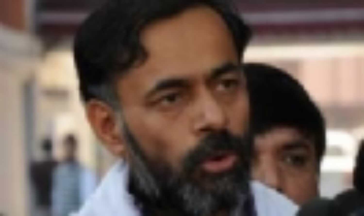 आप को अंबानी से है ऐतराज, चंदे से नहीं आप को अंबानी से है ऐतराज, चंदे से नहीं