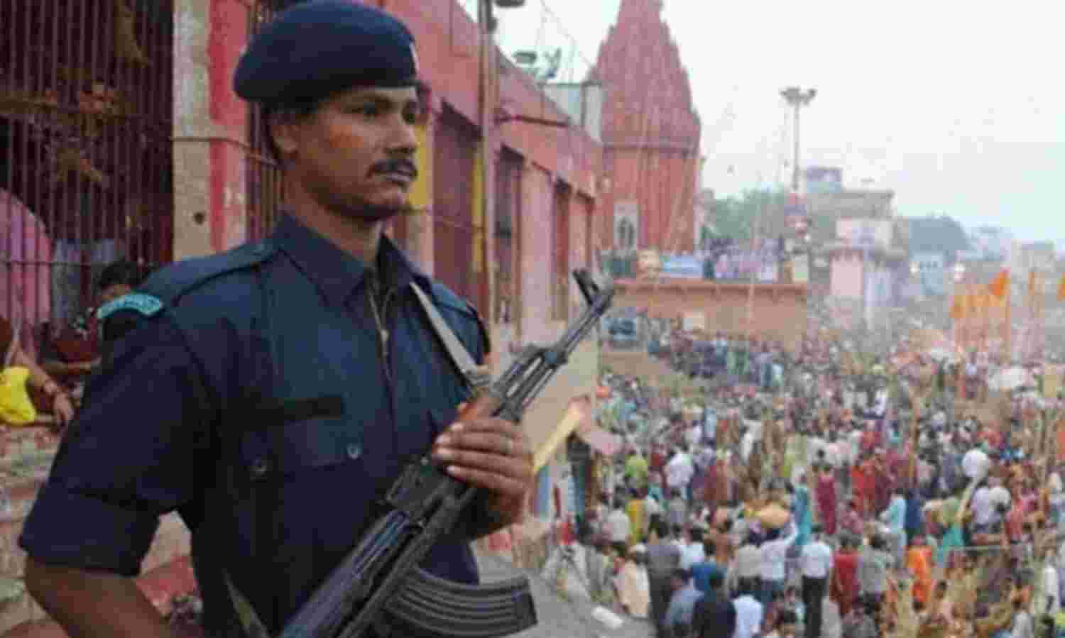 आतंकी हमले के अलर्ट के बाद महाशिवरात्रि पर देशभर में कड़ी सुरक्षा आतंकी हमले के अलर्ट के बाद महाशिवरात्रि पर देशभर में कड़ी सुरक्षा